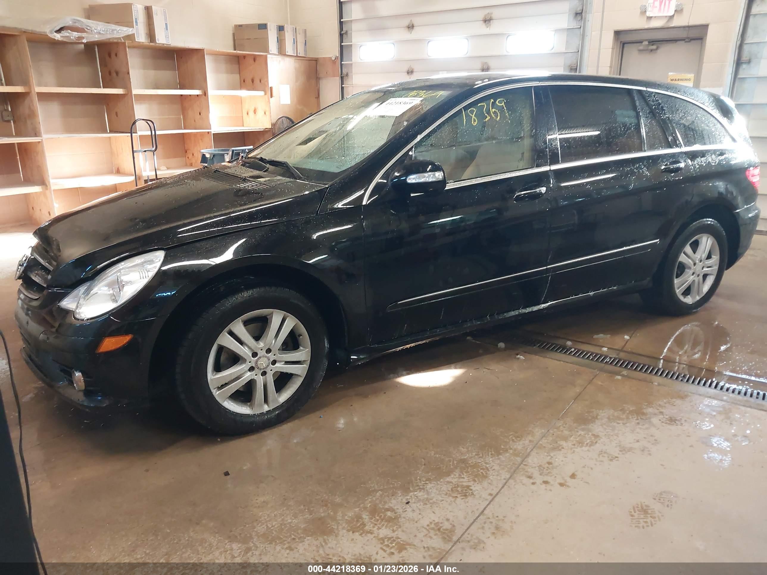 MERCEDES-BENZ R image 2