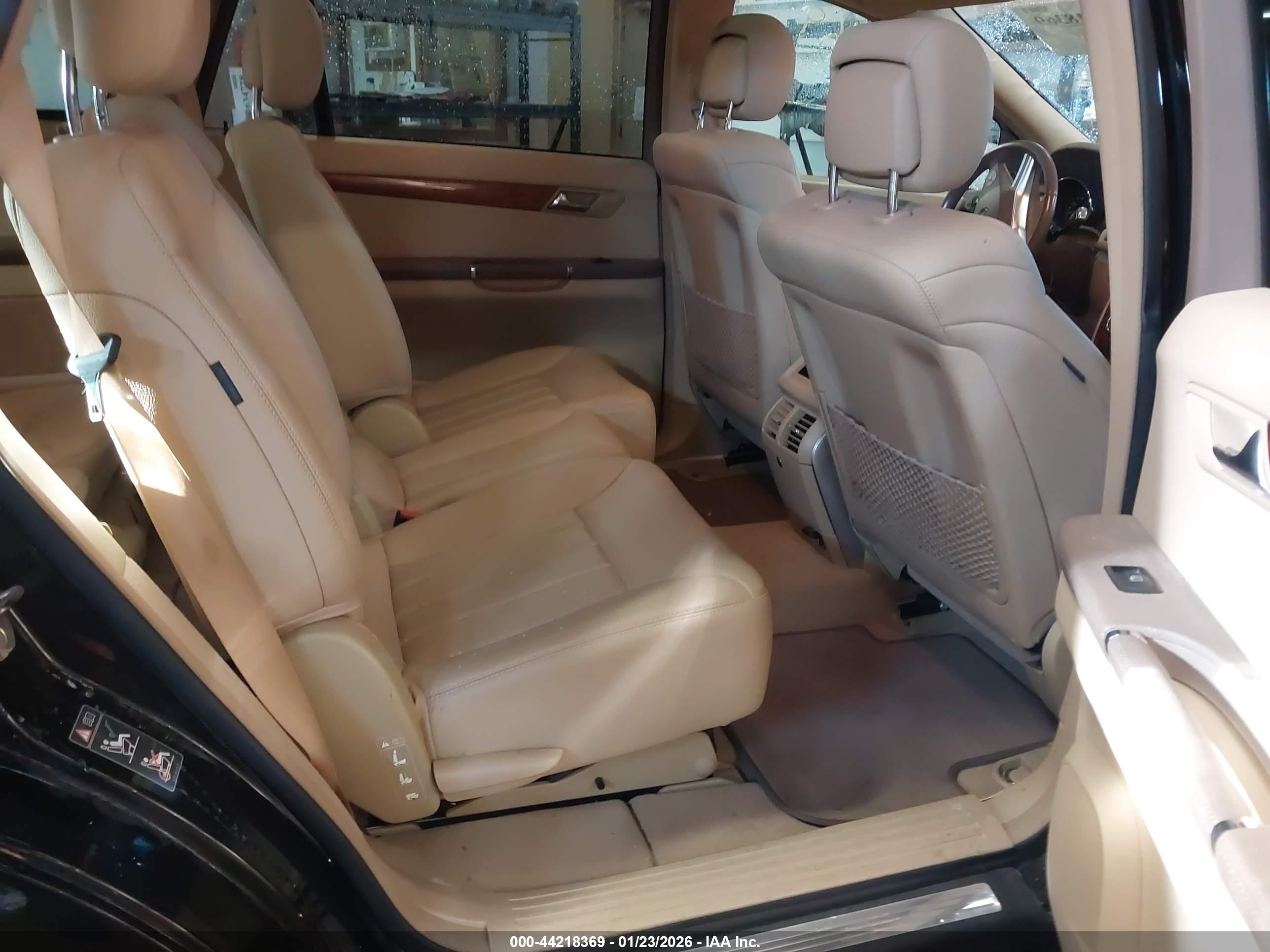 MERCEDES-BENZ R image 8