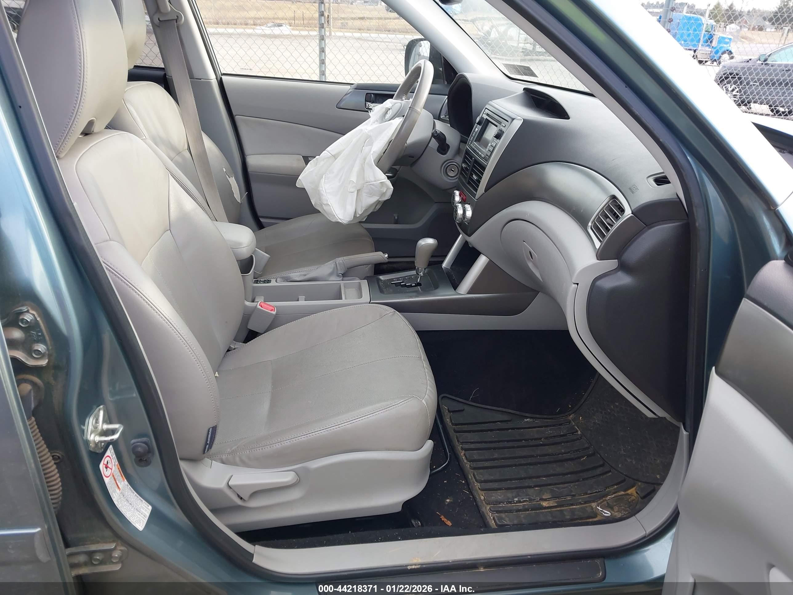 SUBARU FORESTER image 5