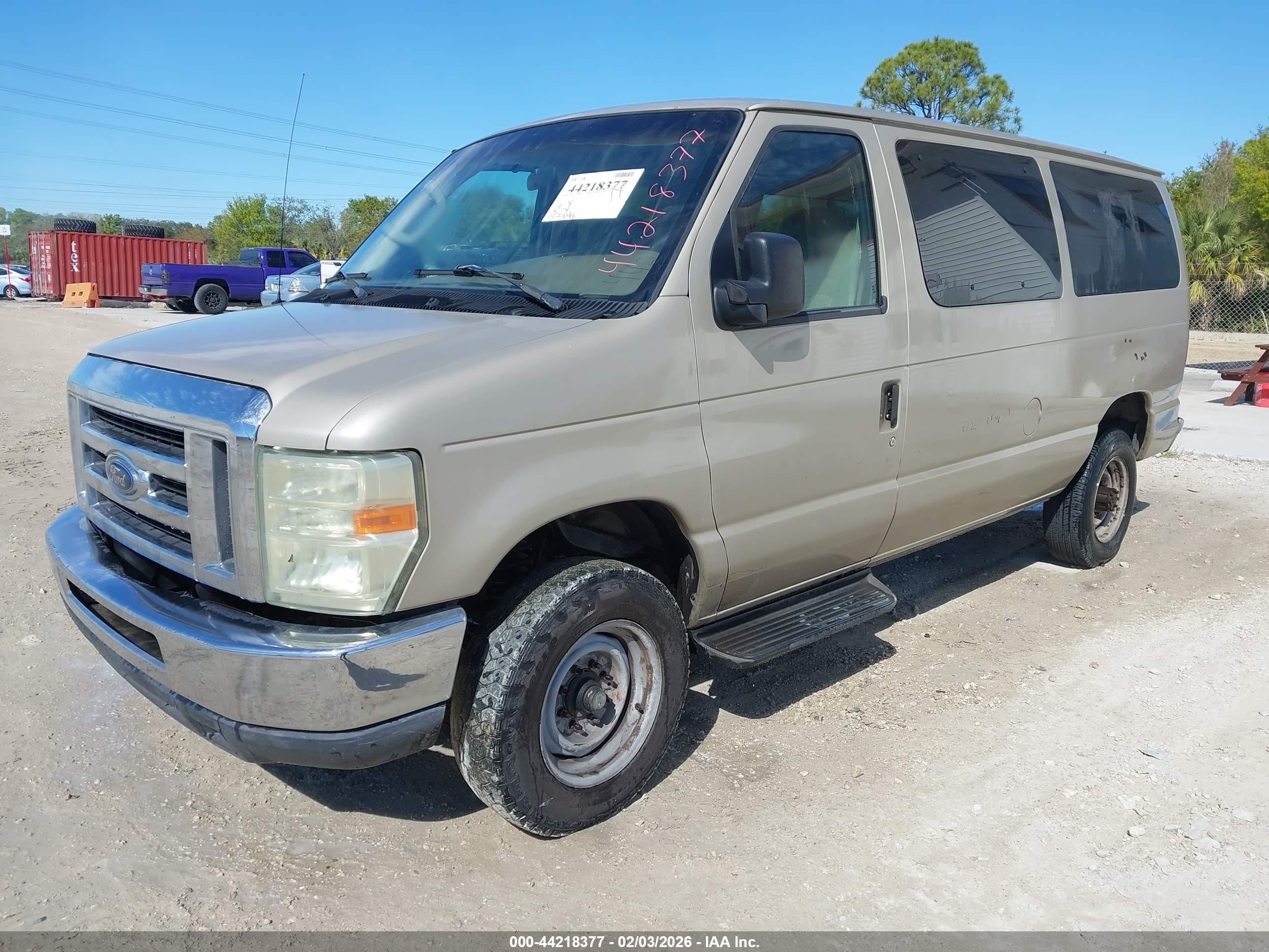 FORD E-350 image 2