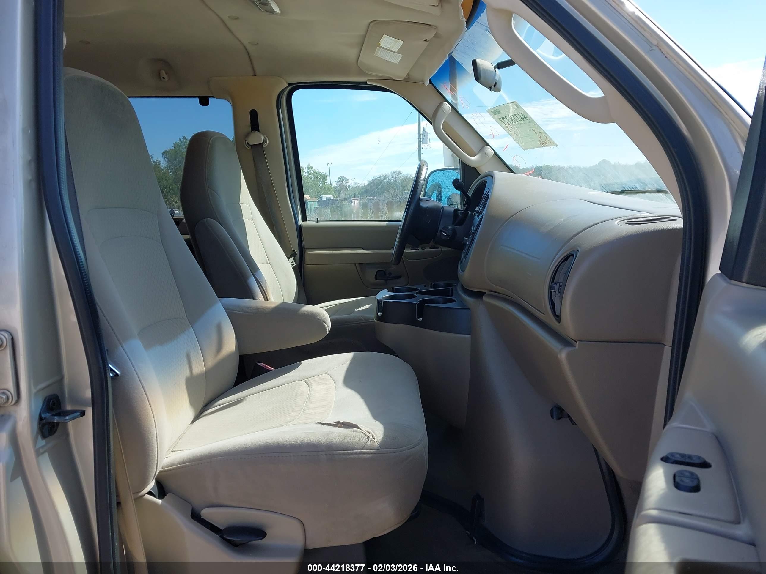 FORD E-350 image 5