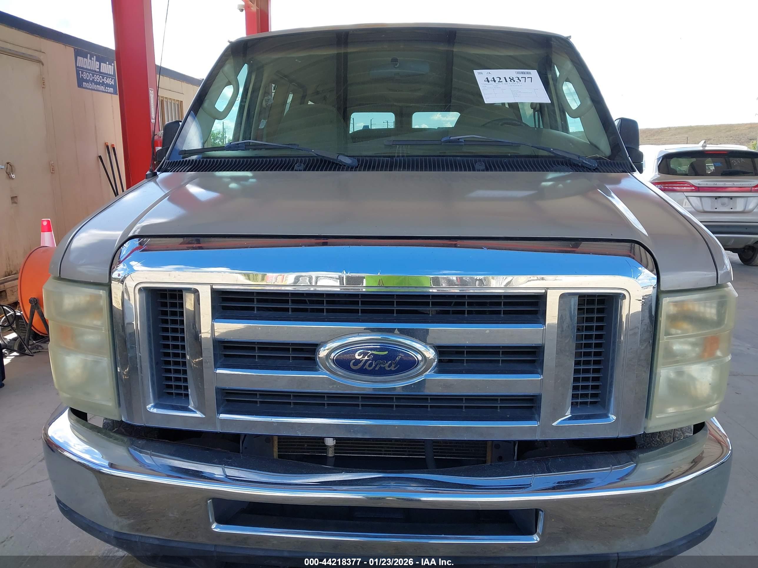 FORD E-350 image 6