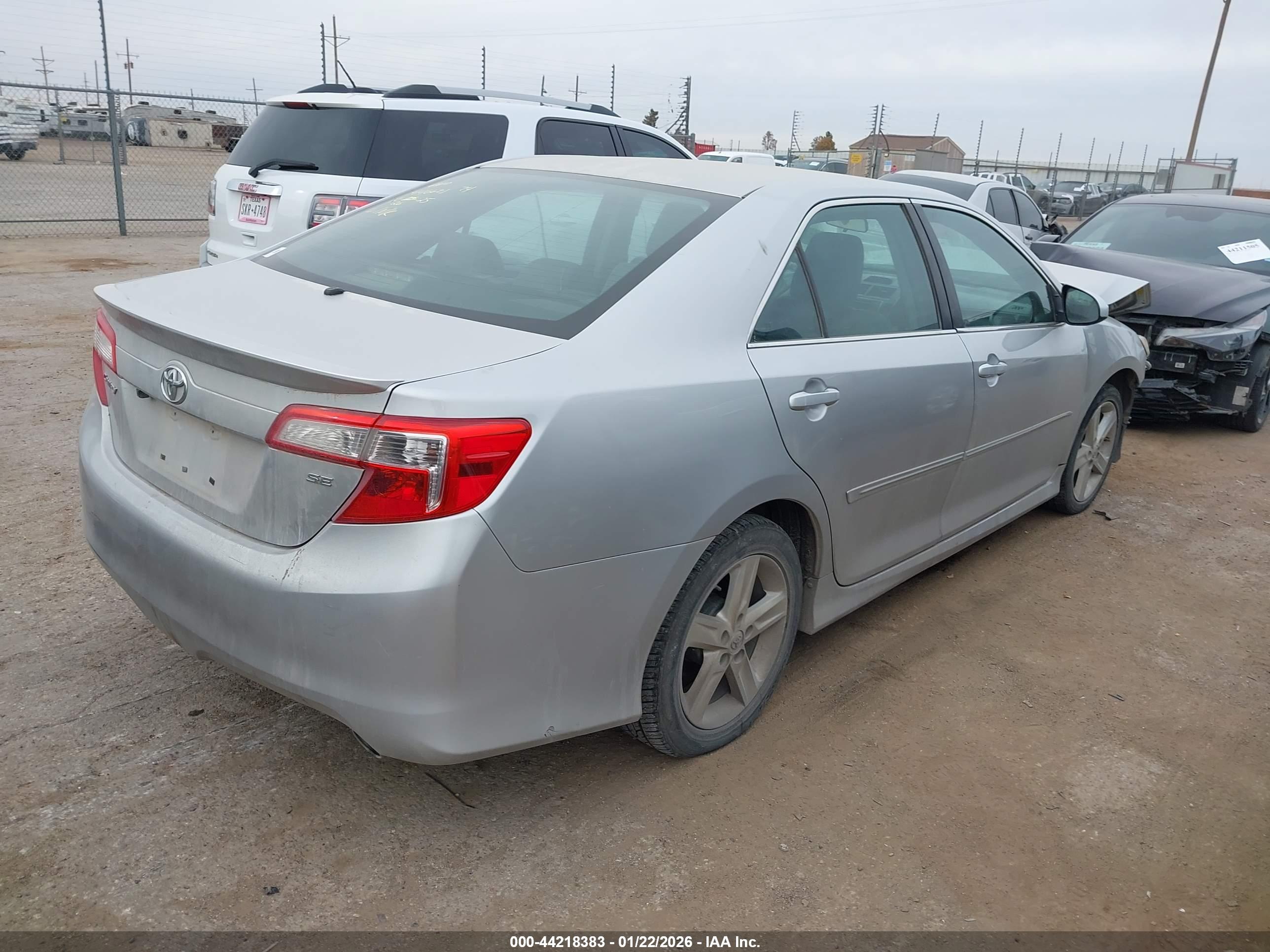 TOYOTA CAMRY image 4