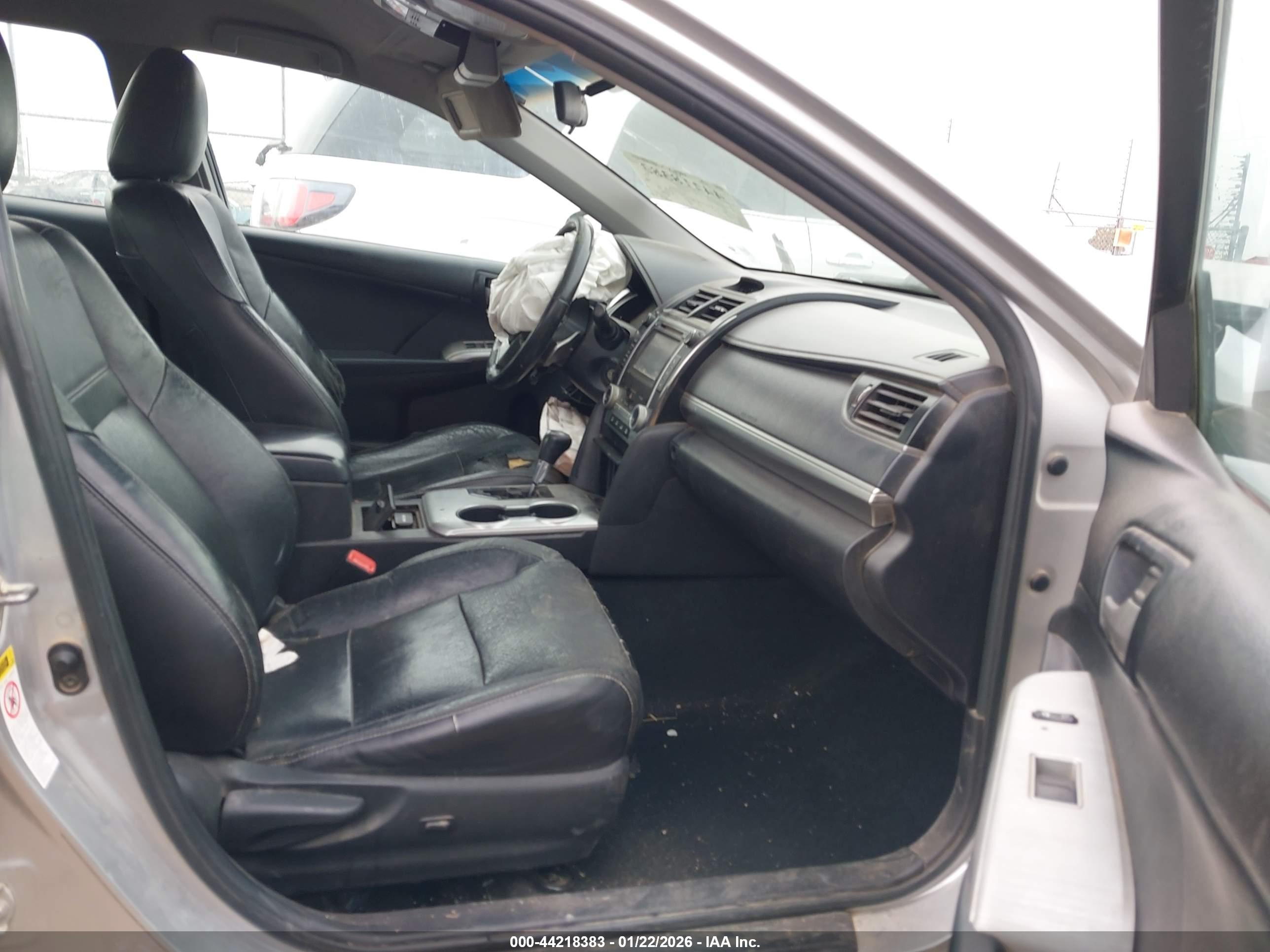 TOYOTA CAMRY image 5
