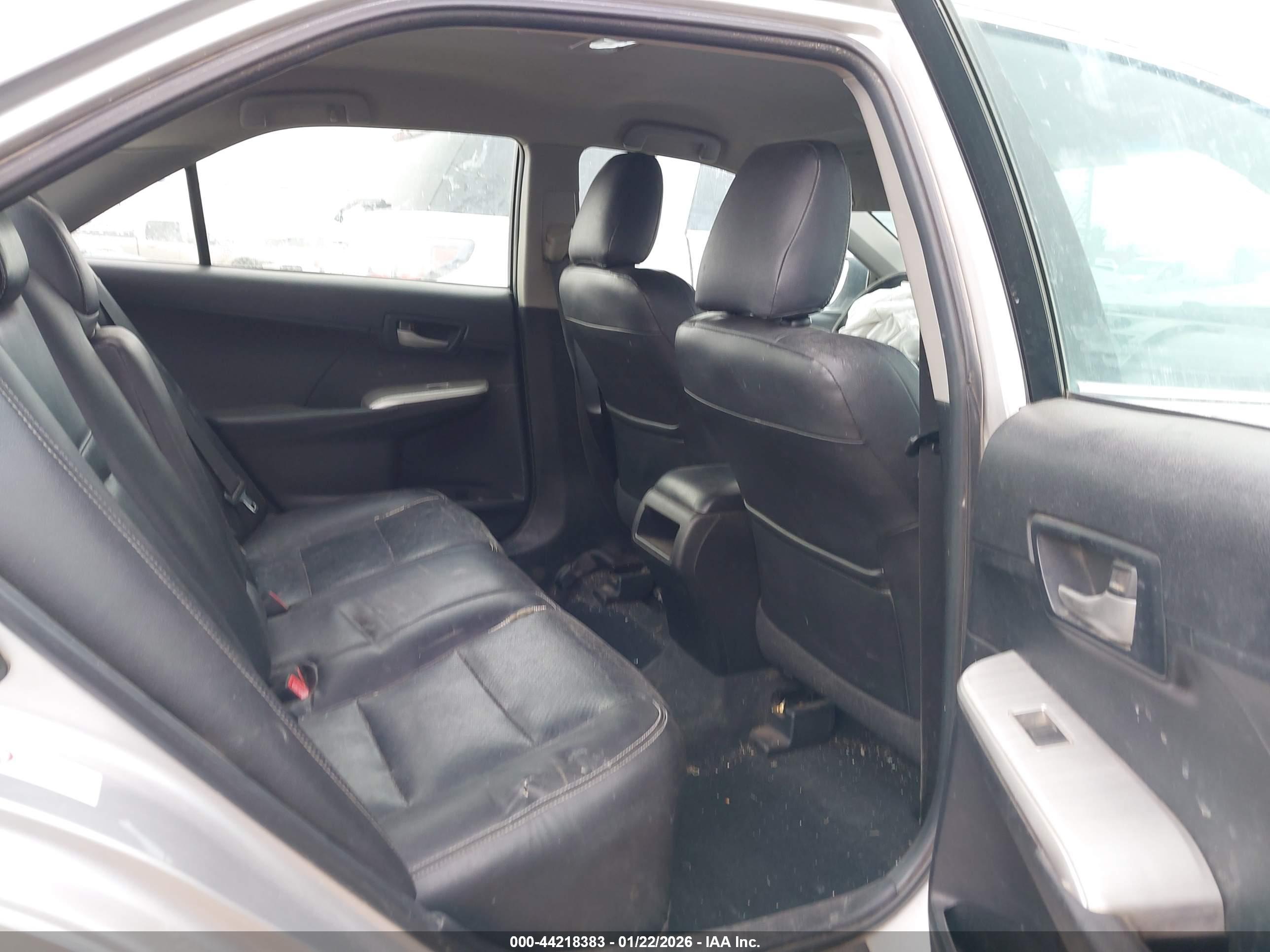 TOYOTA CAMRY image 8