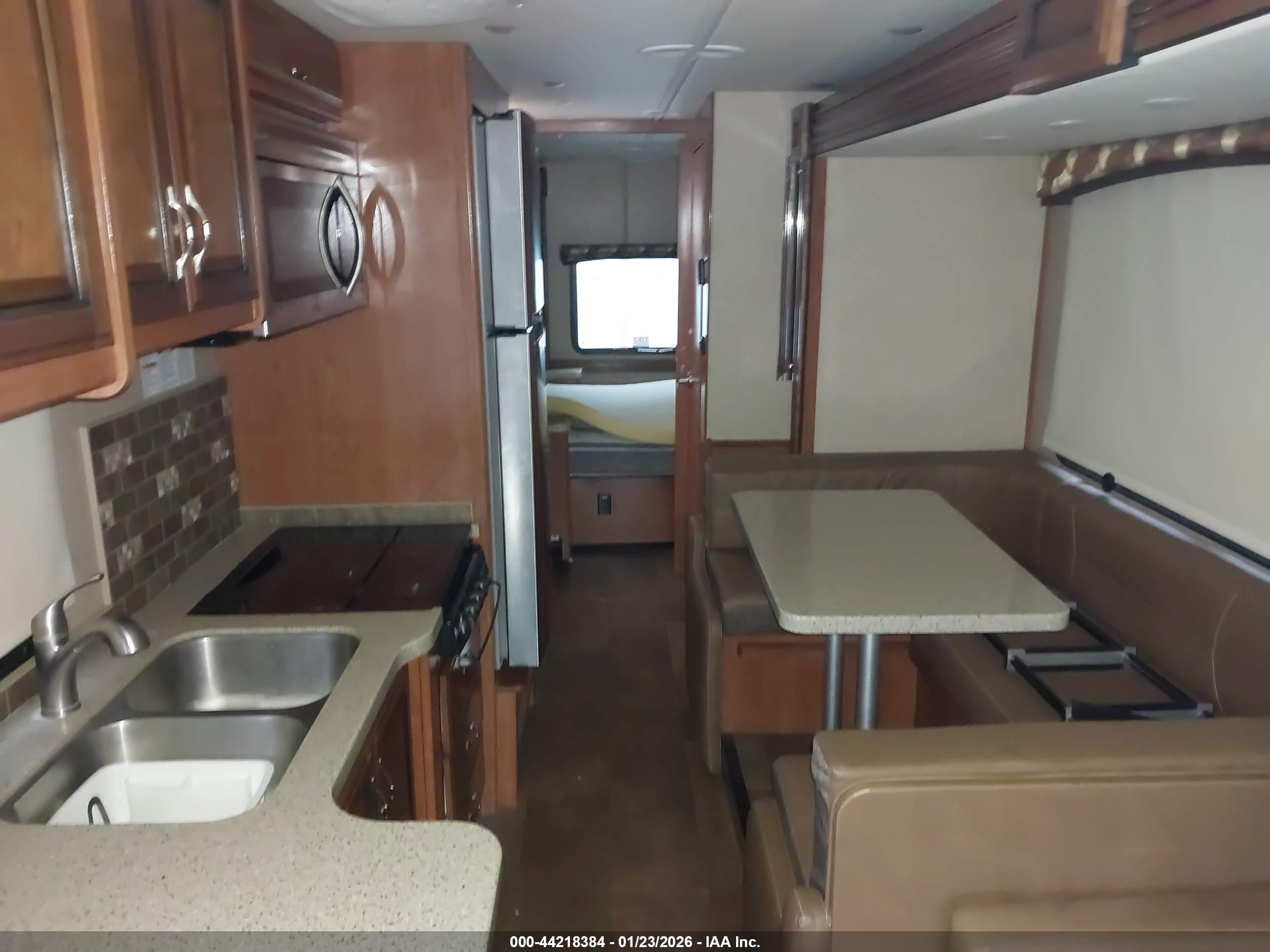 FORD E-450 image 8