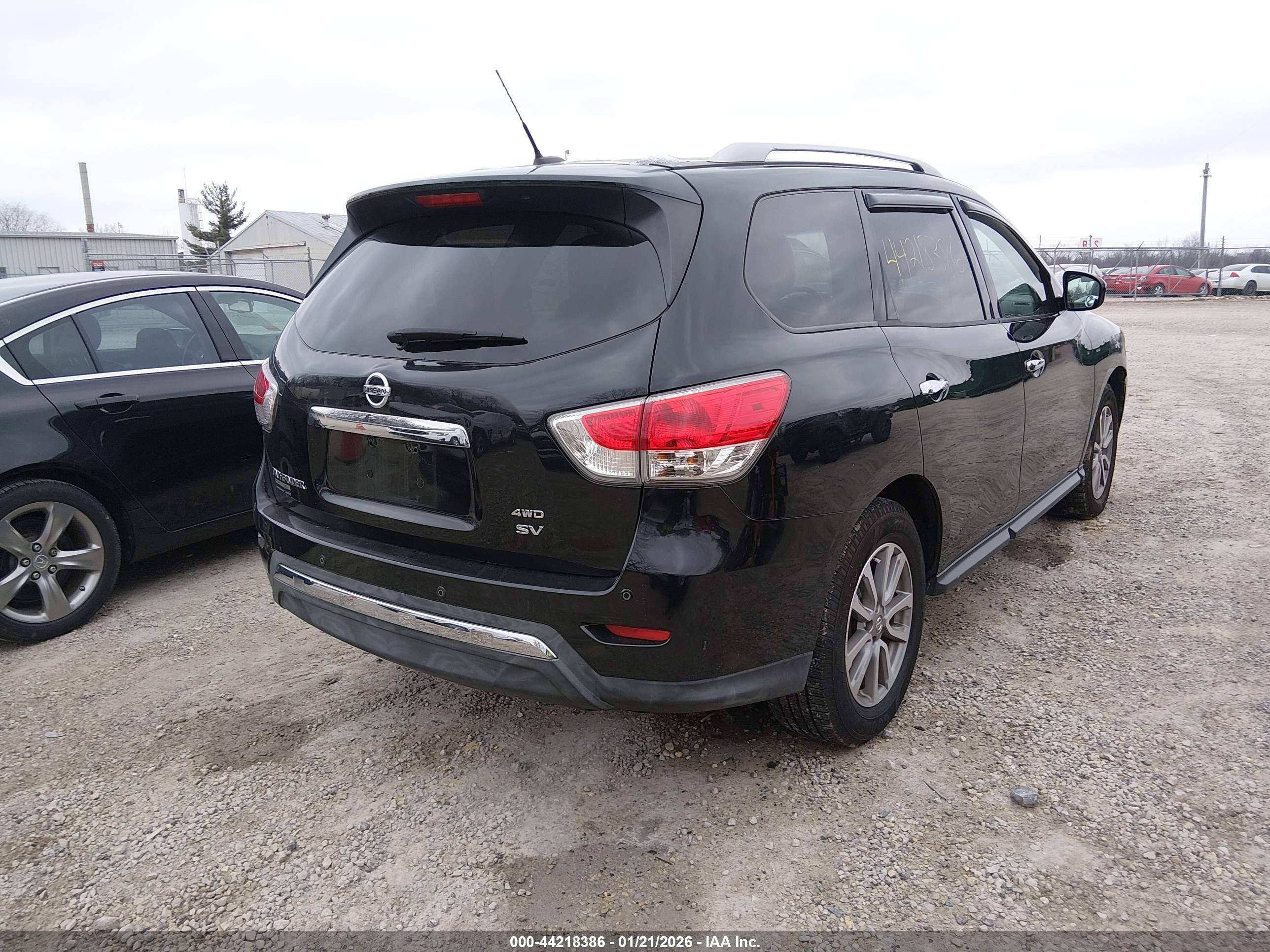 NISSAN PATHFINDER image 4