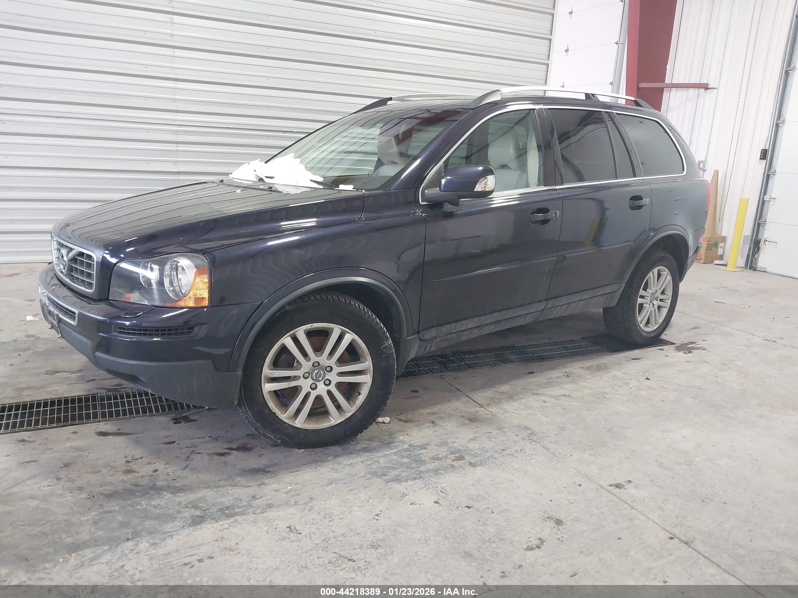 VOLVO XC90 image 2