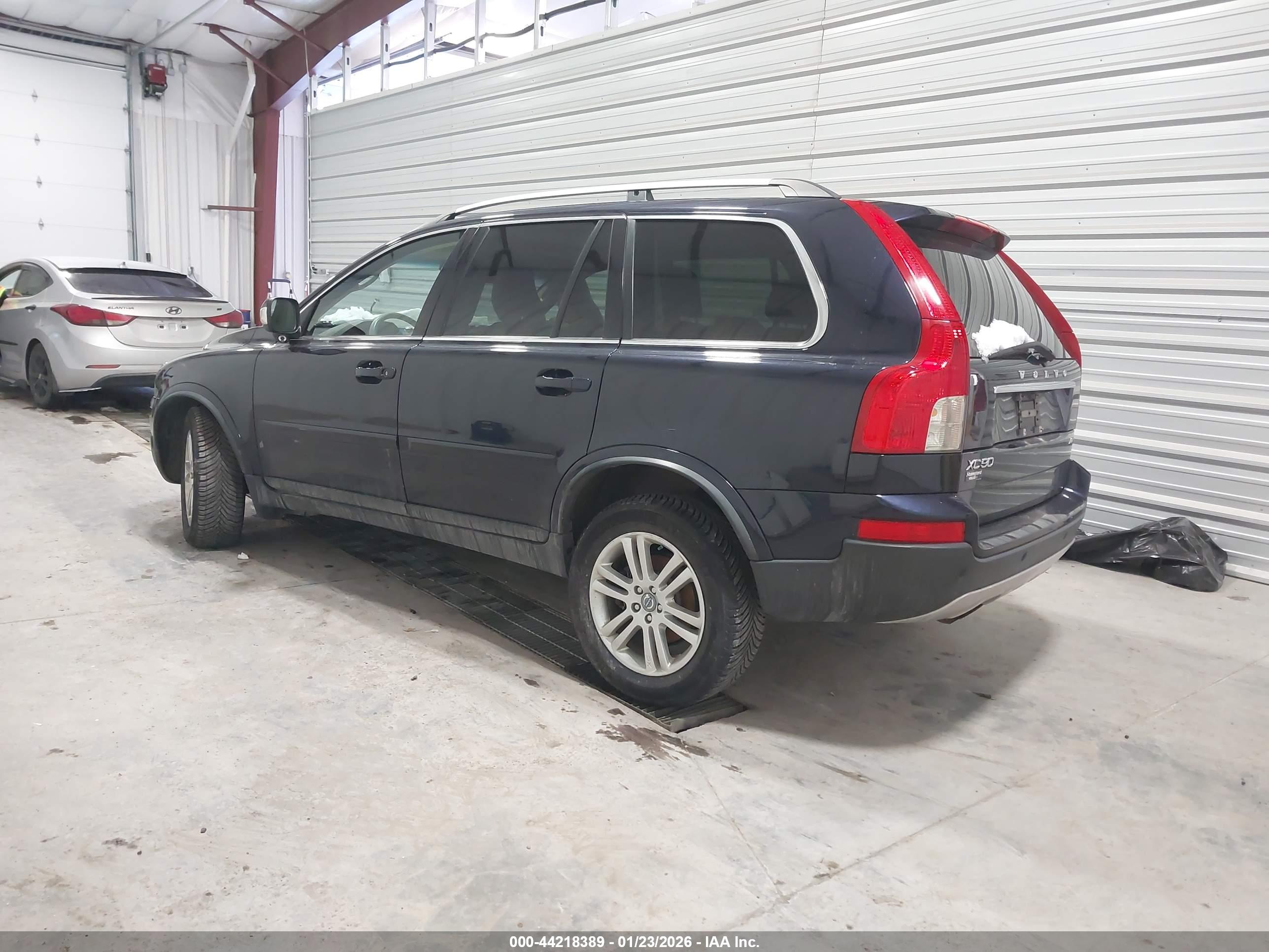 VOLVO XC90 image 3