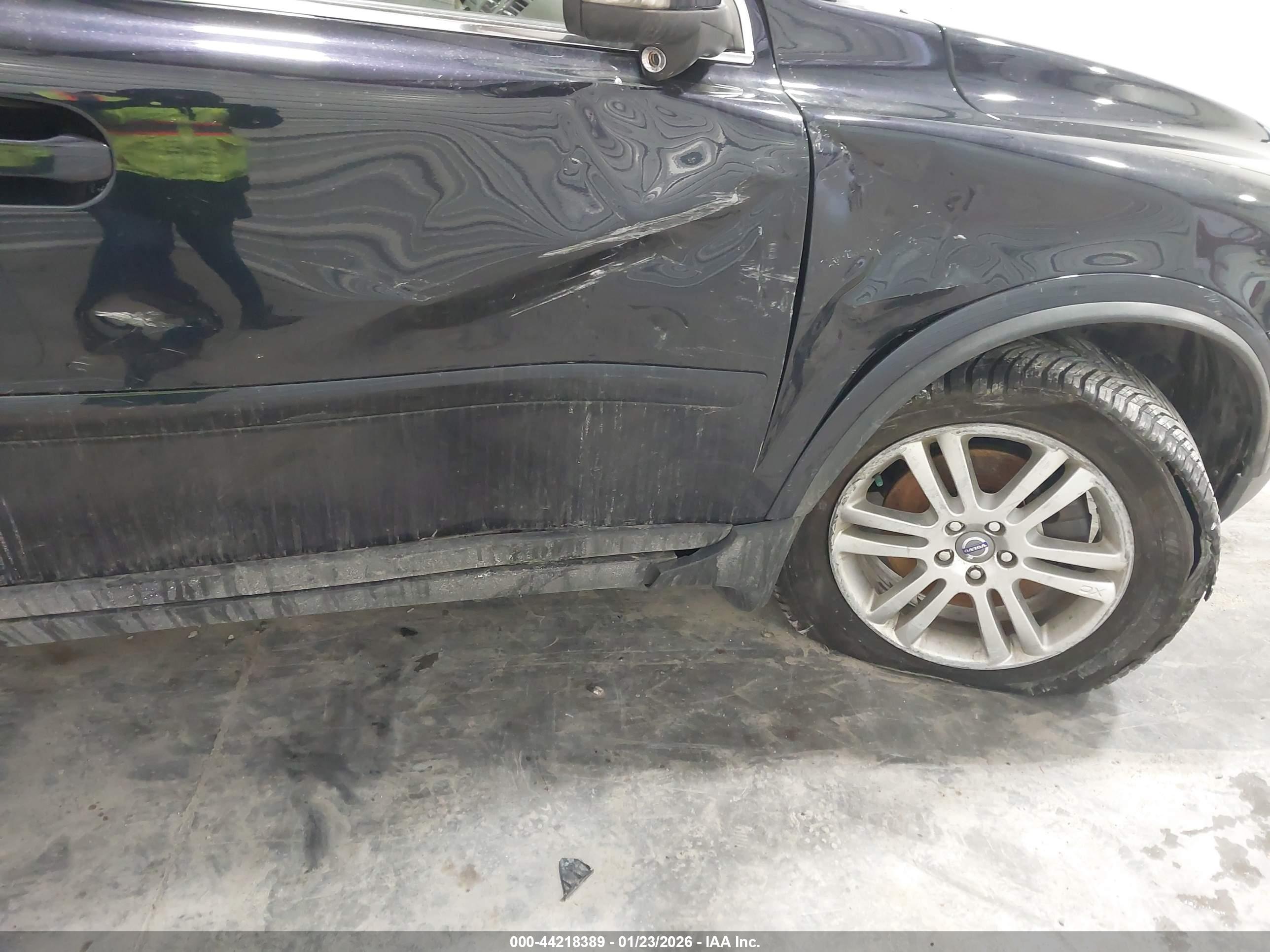 VOLVO XC90 image 6