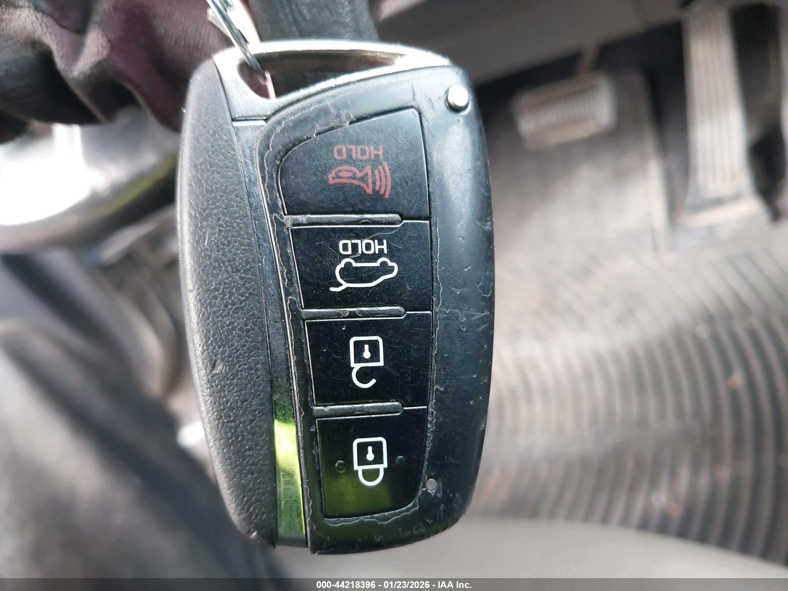 HYUNDAI SANTA image 11