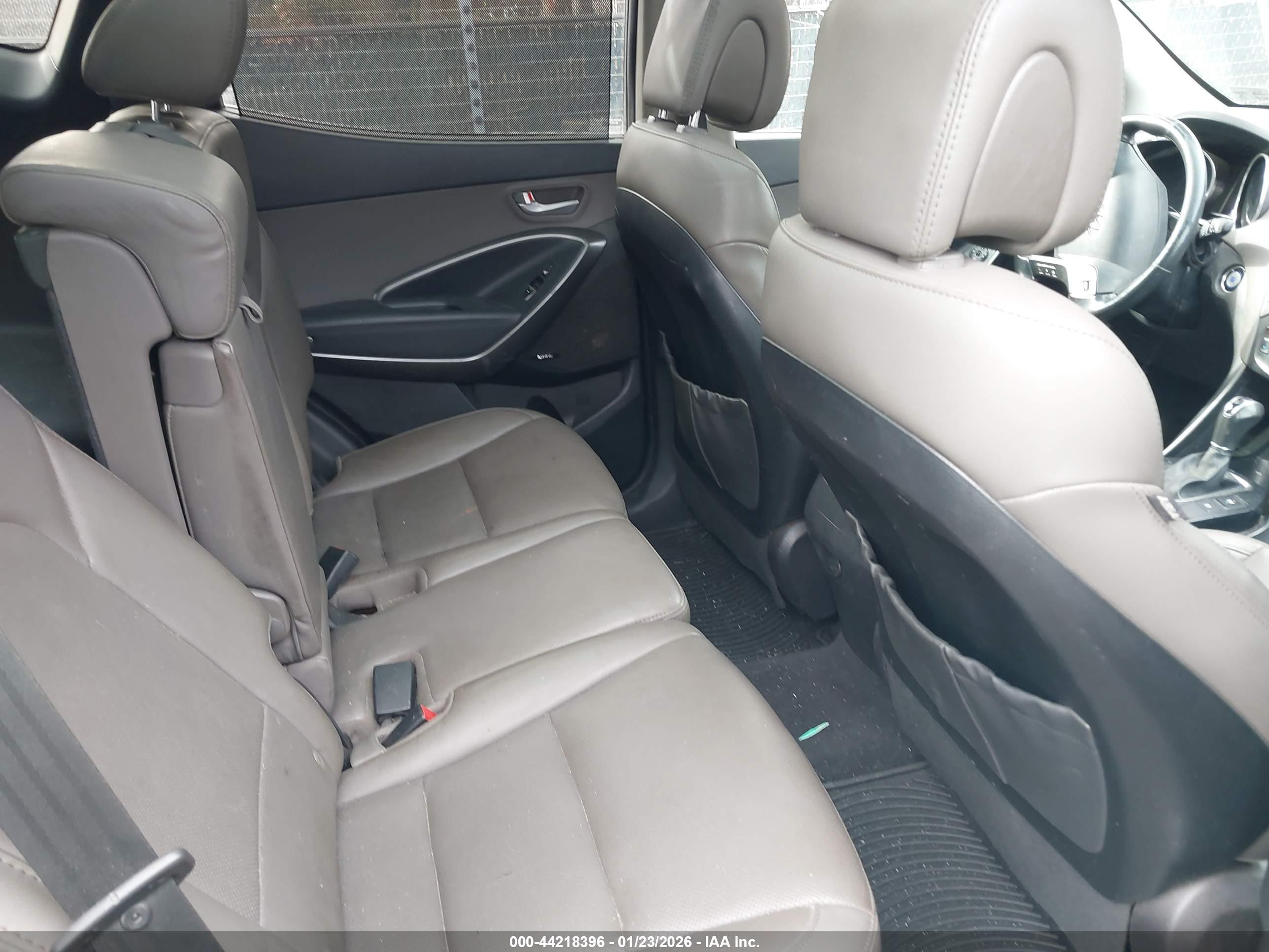 HYUNDAI SANTA image 8