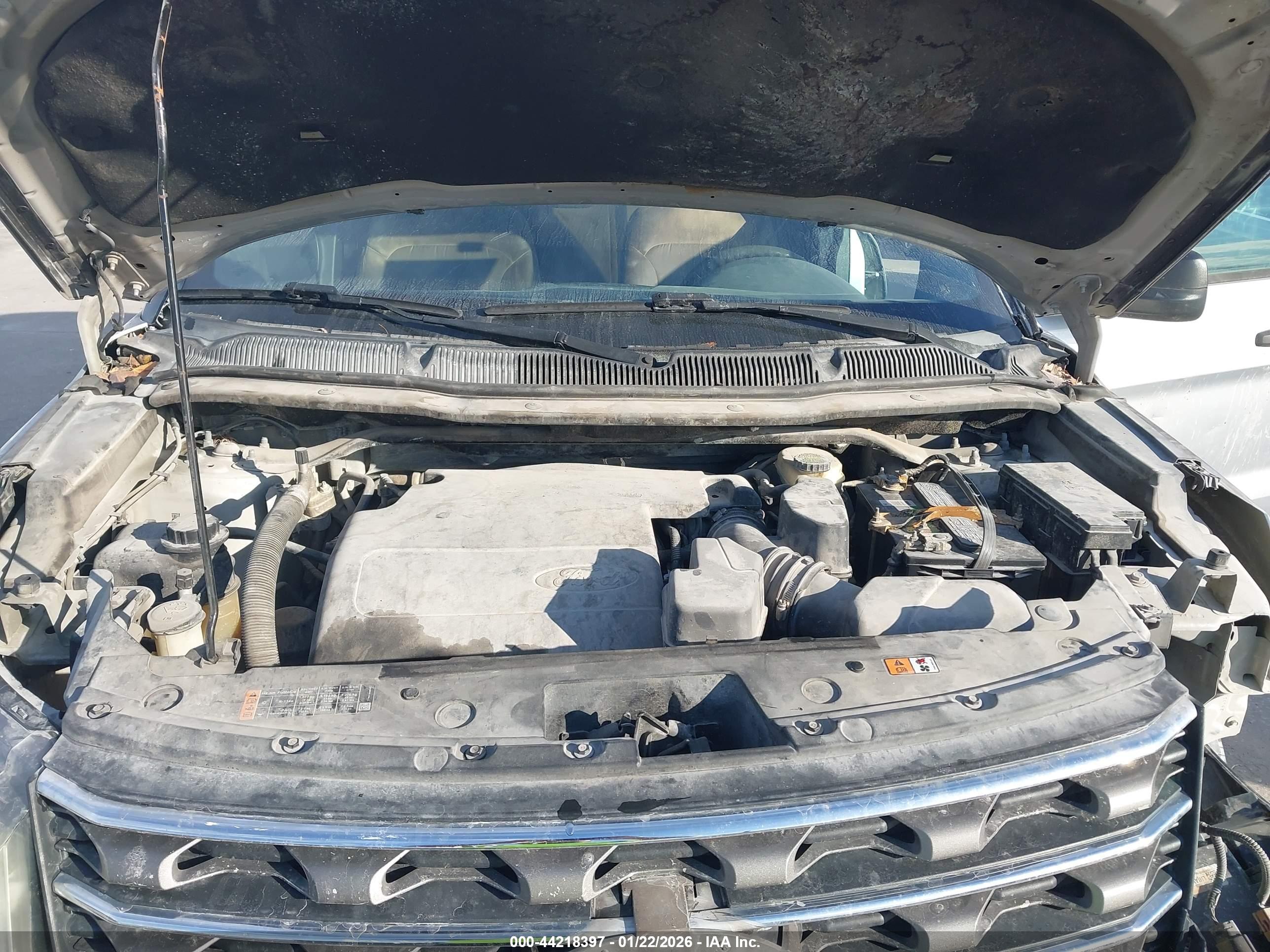 FORD EXPLORER image 10