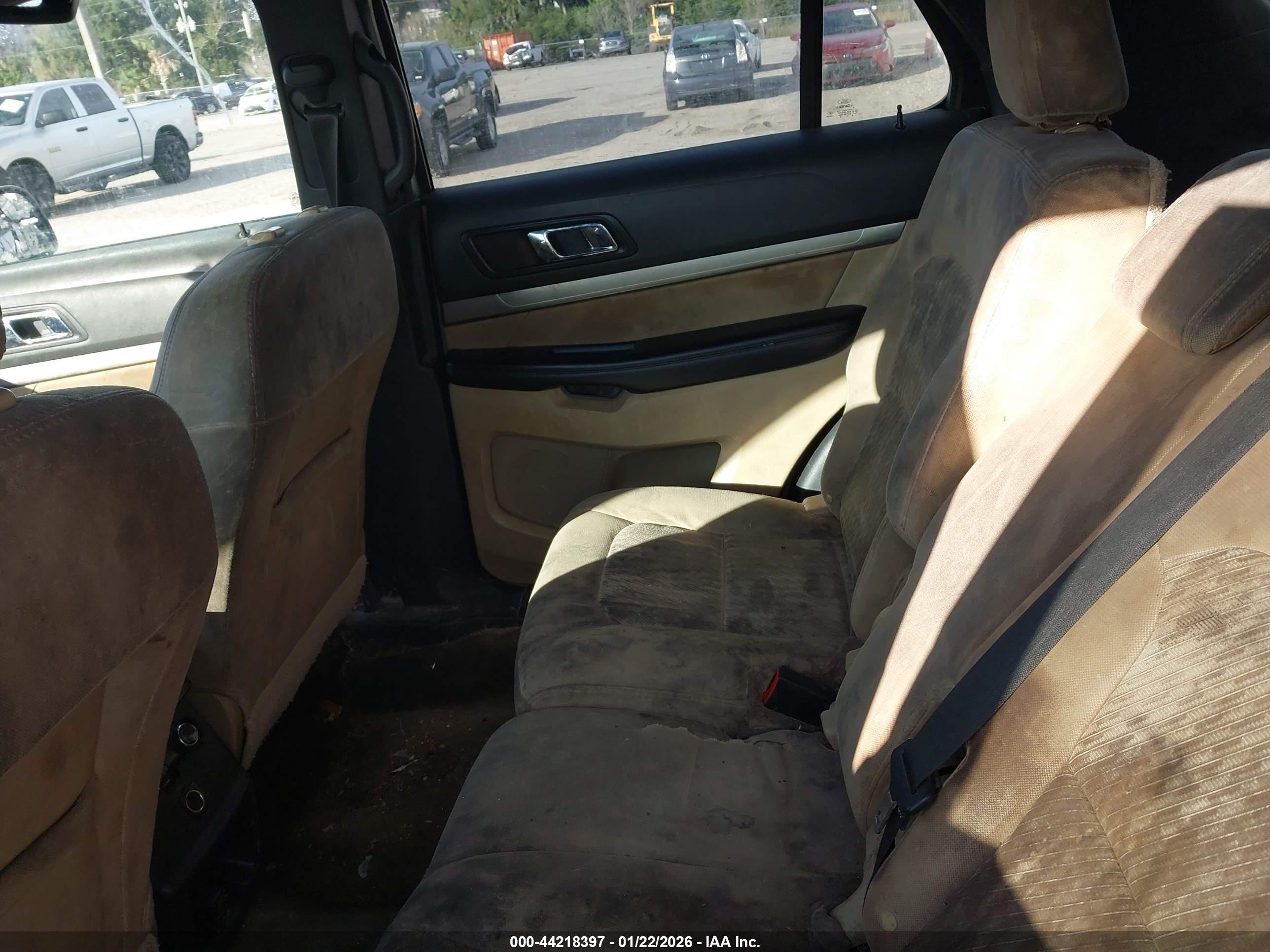 FORD EXPLORER image 8