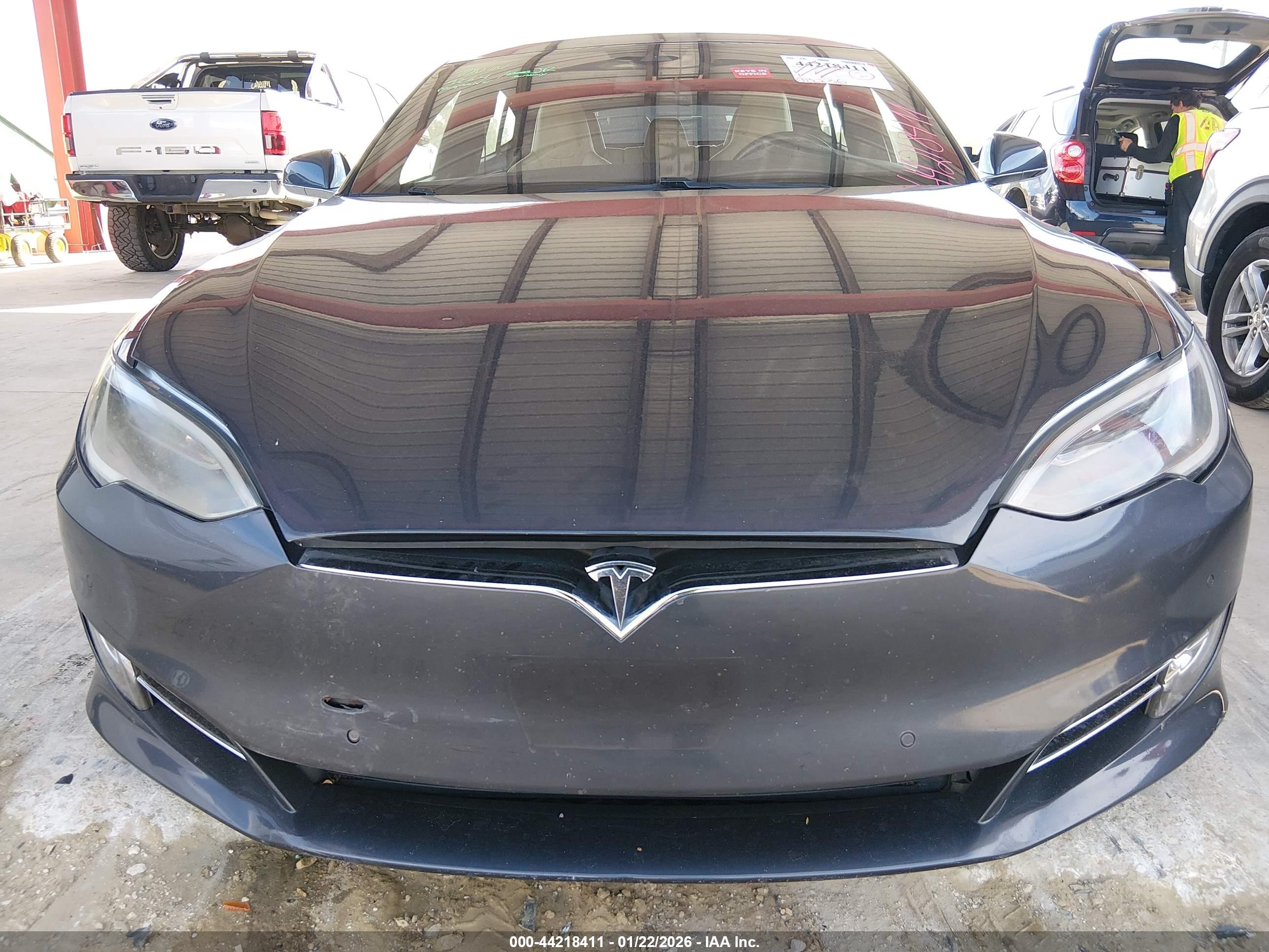 TESLA MODEL image 6