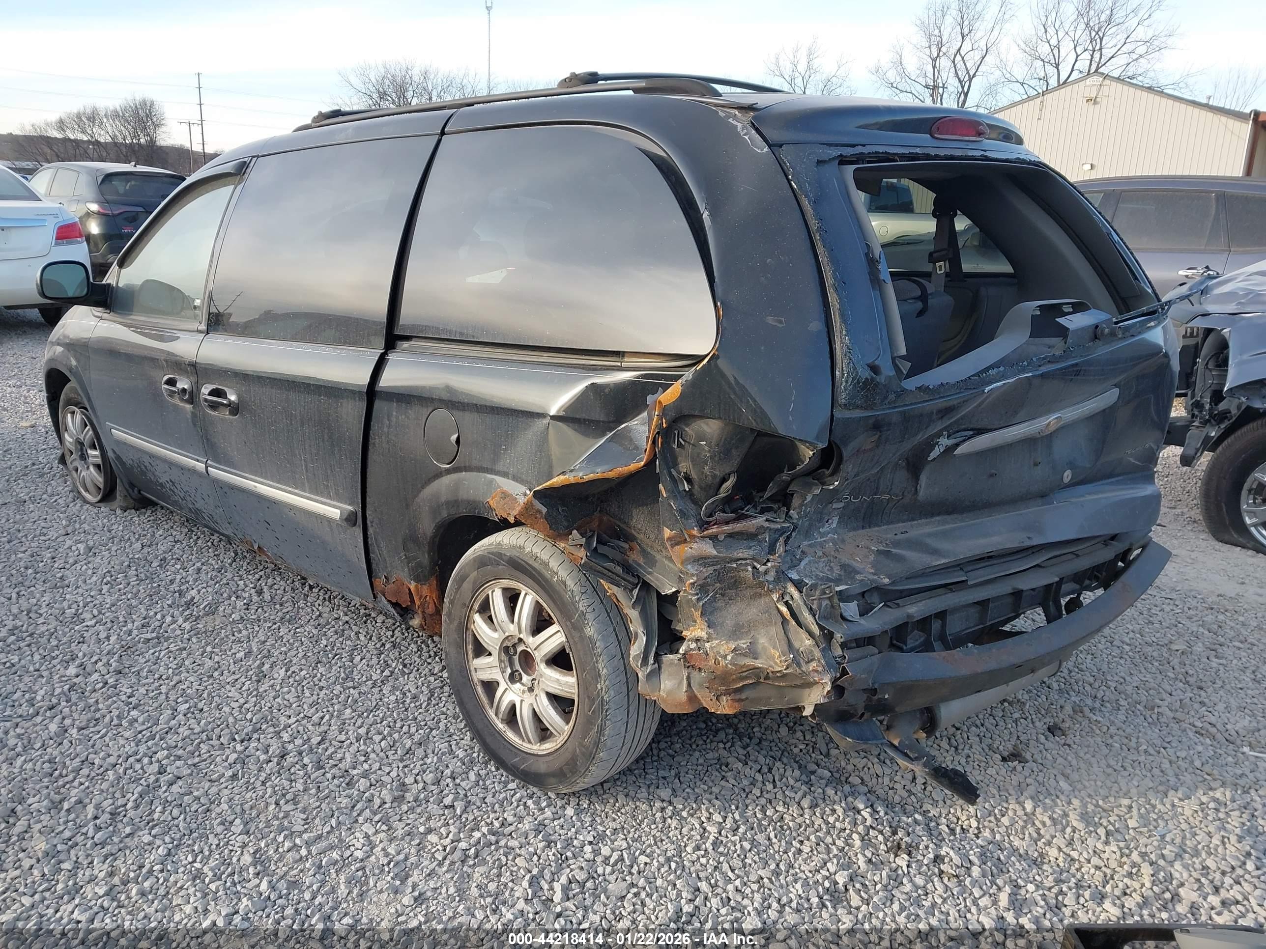 CHRYSLER TOWN image 3