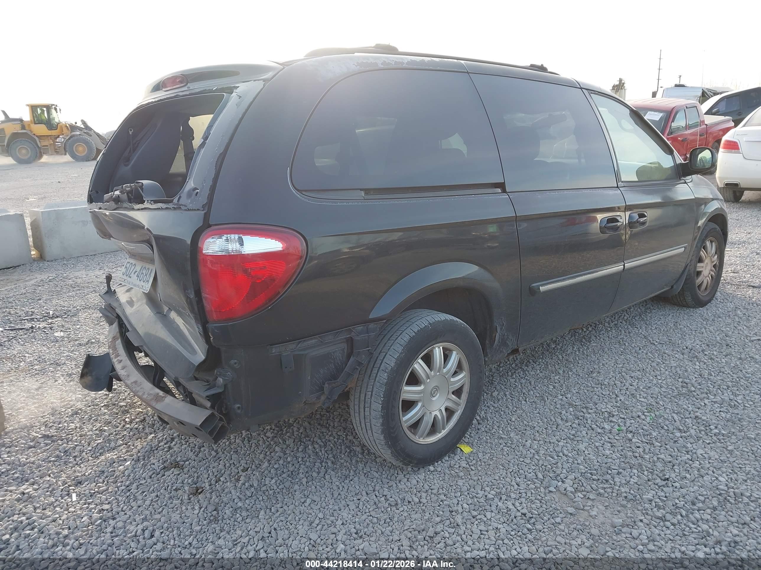 CHRYSLER TOWN image 4