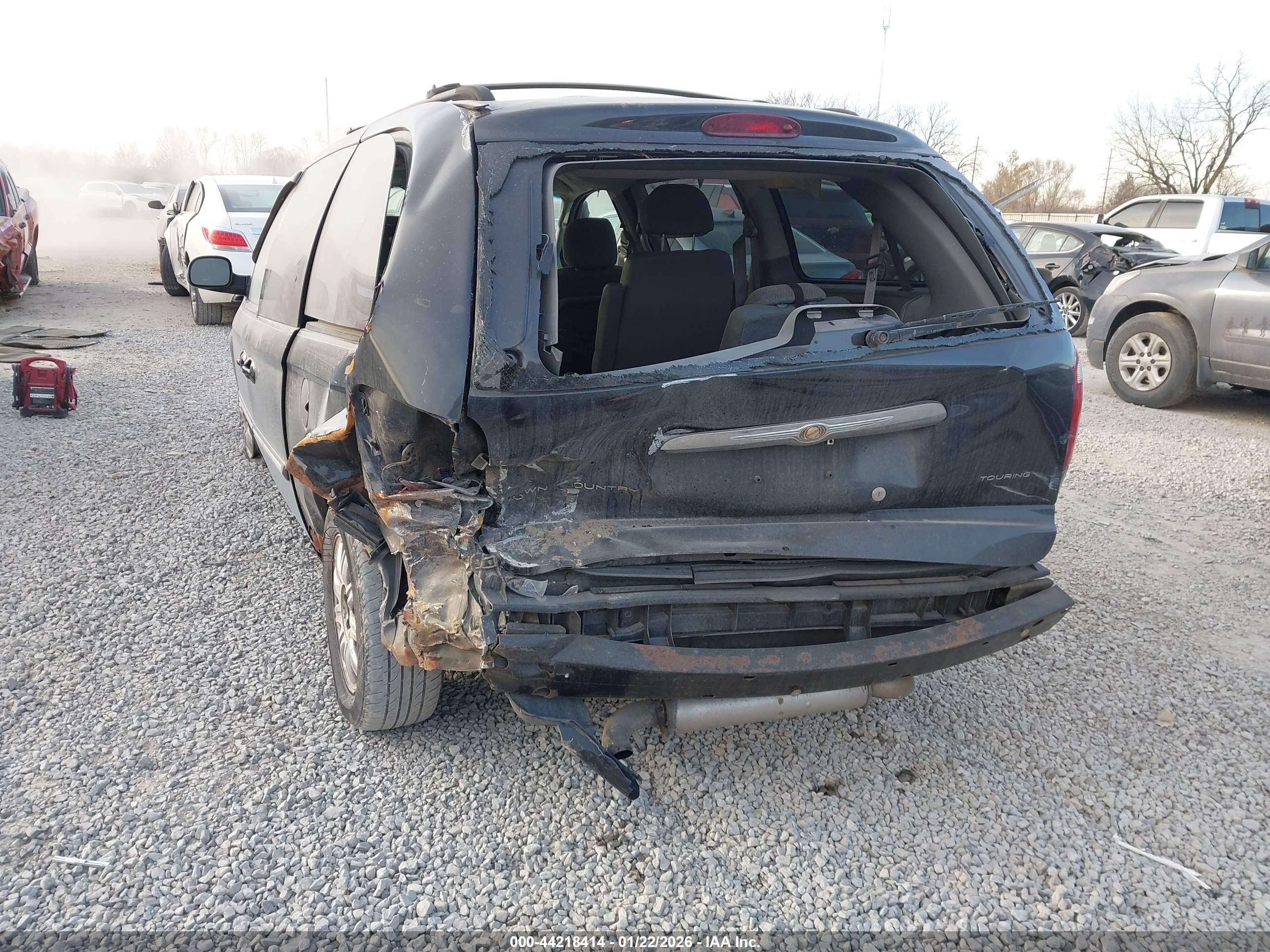 CHRYSLER TOWN image 6