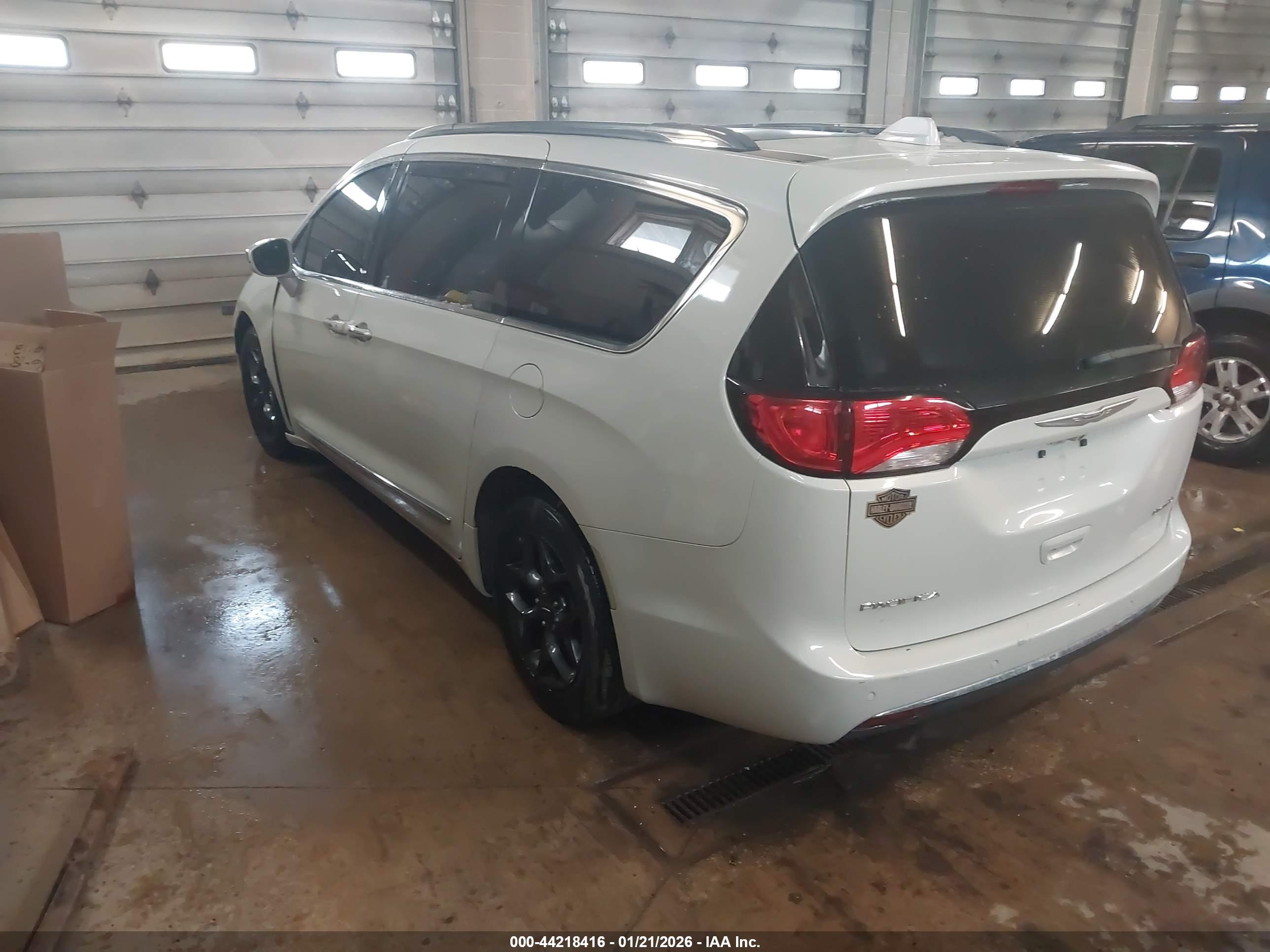 CHRYSLER PACIFICA image 3