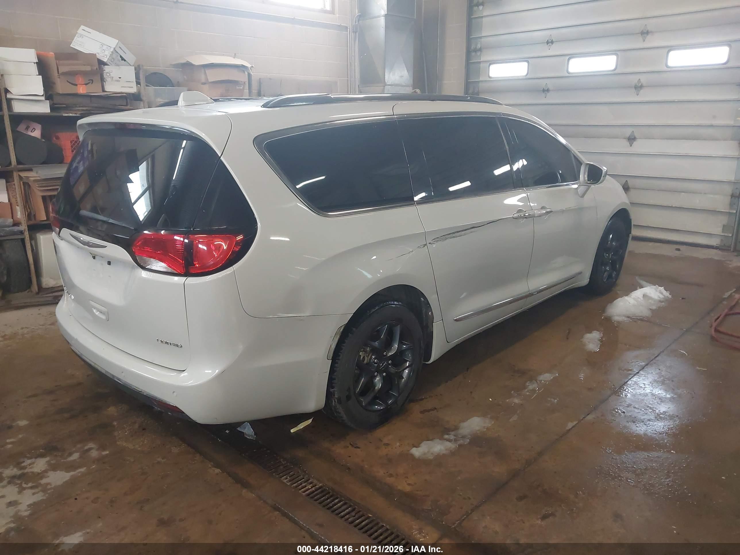 CHRYSLER PACIFICA image 4
