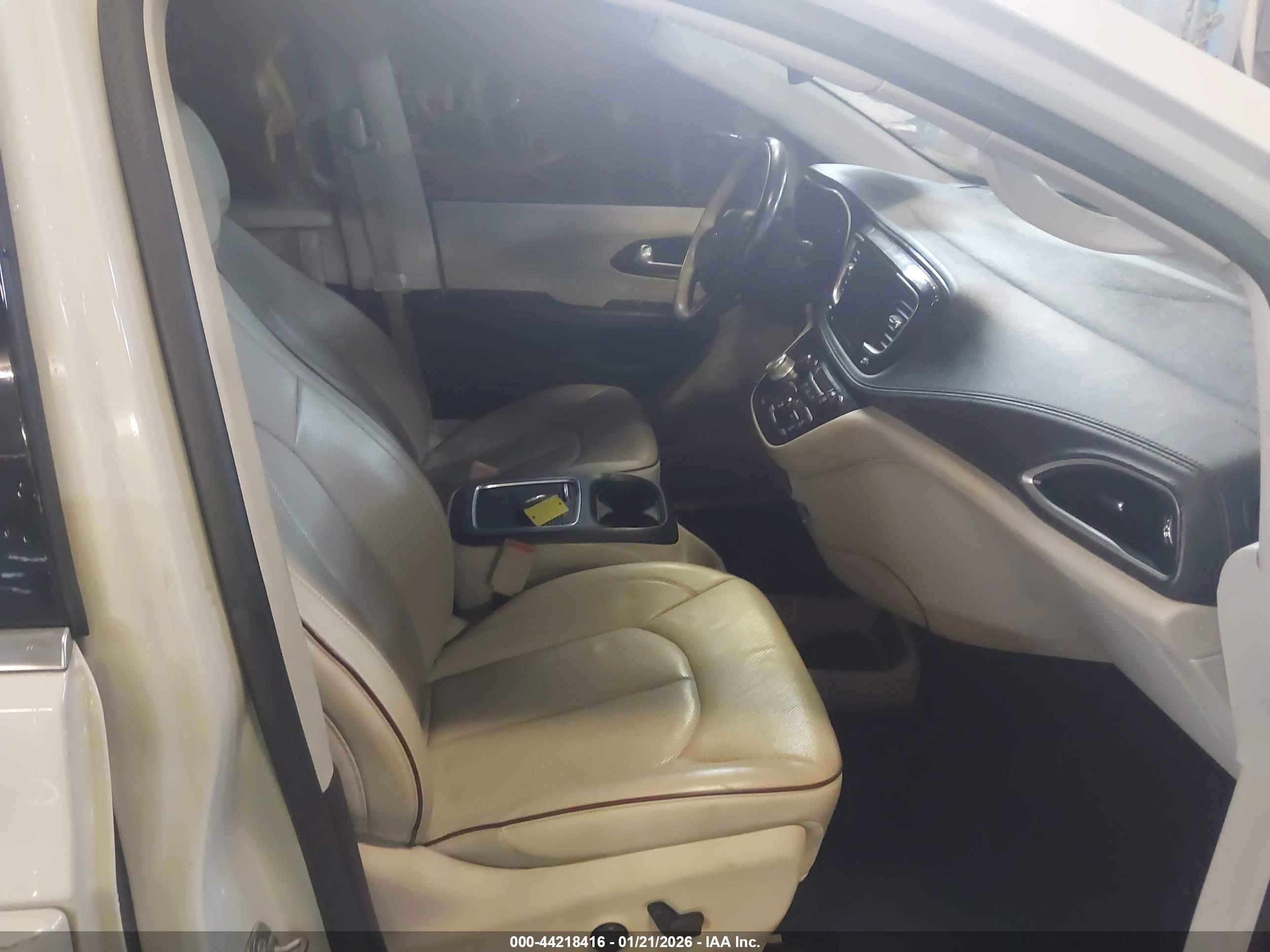 CHRYSLER PACIFICA image 5