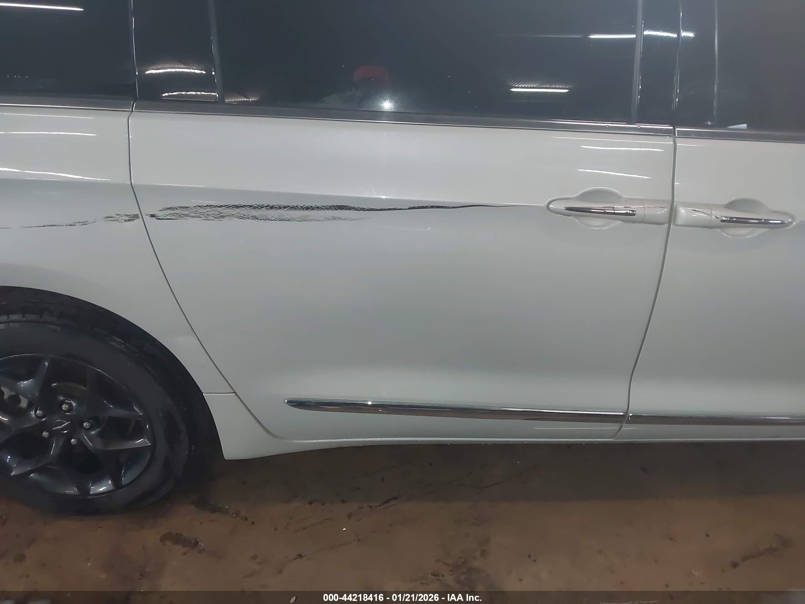 CHRYSLER PACIFICA image 6