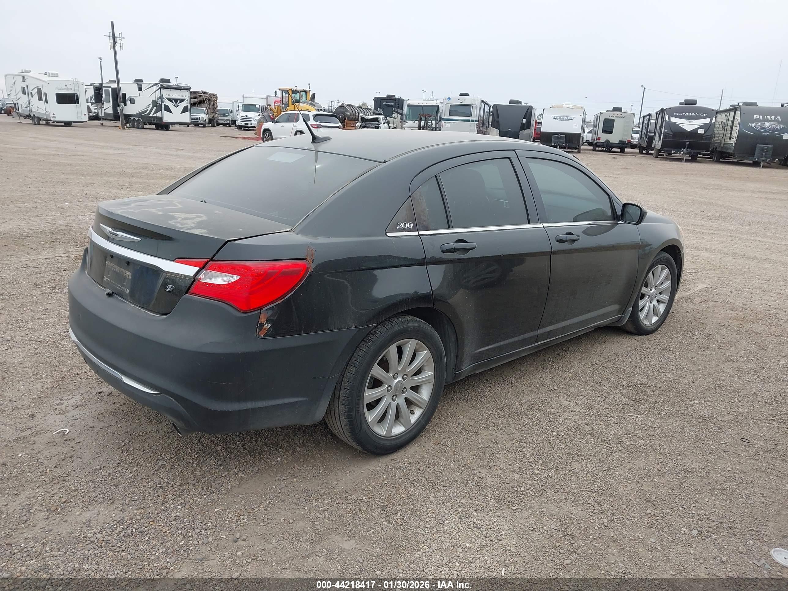 CHRYSLER 200 image 4