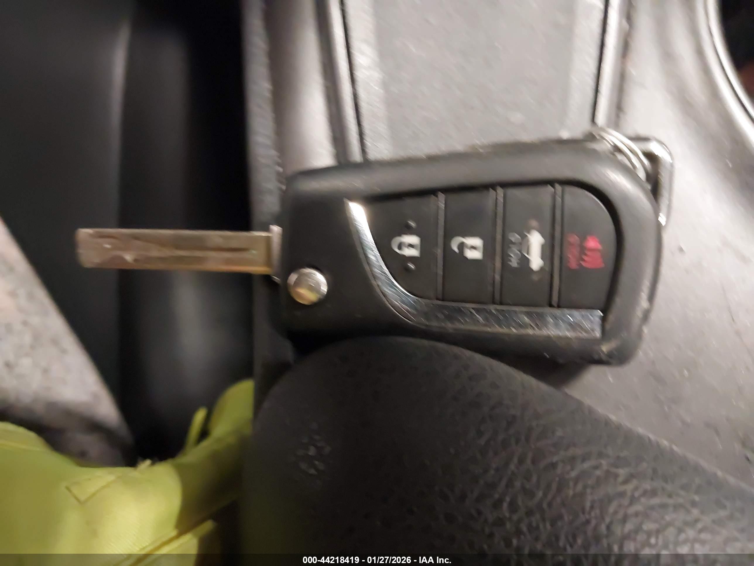 TOYOTA CAMRY image 11