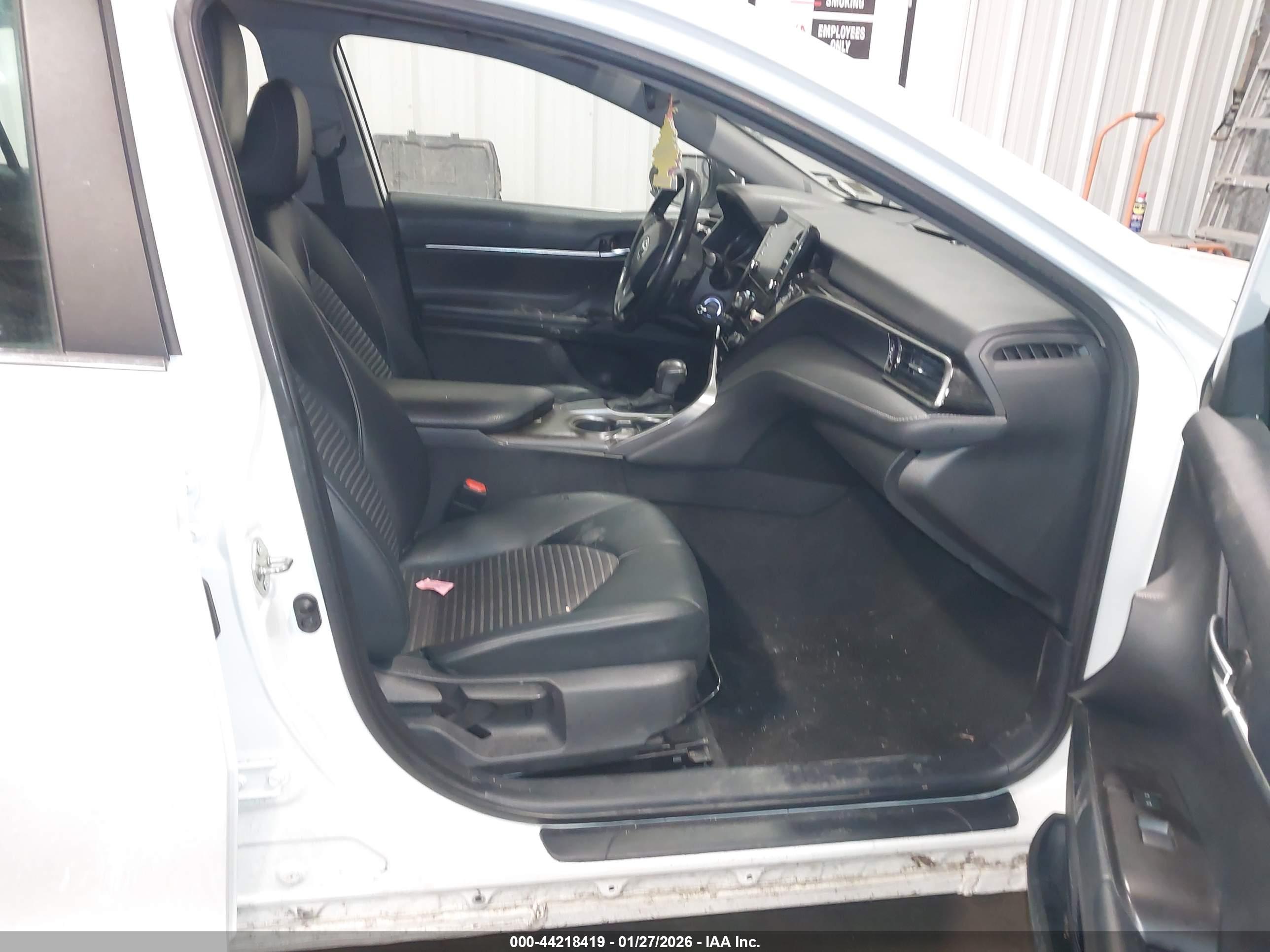 TOYOTA CAMRY image 5