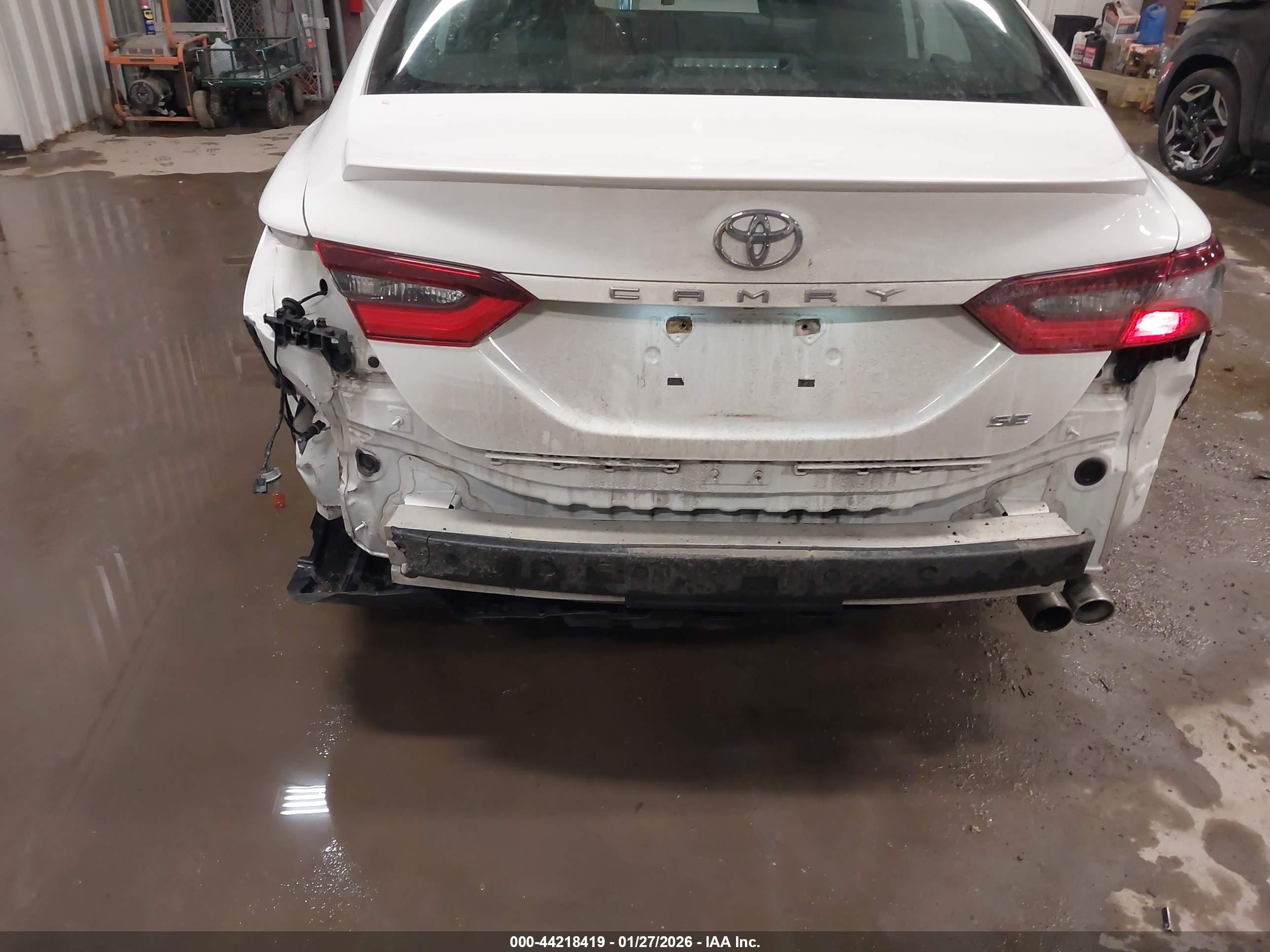 TOYOTA CAMRY image 6