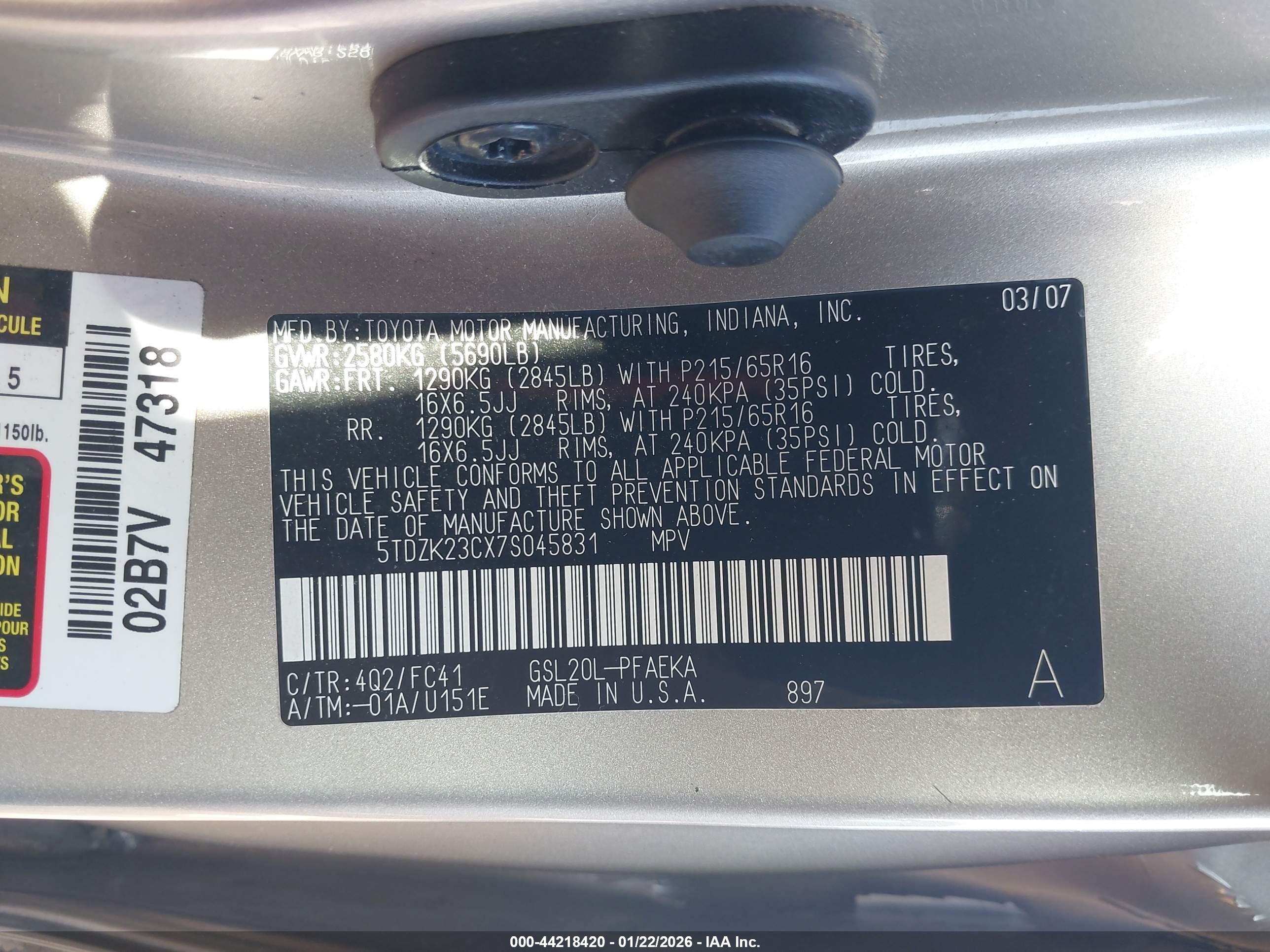 TOYOTA SIENNA image 9