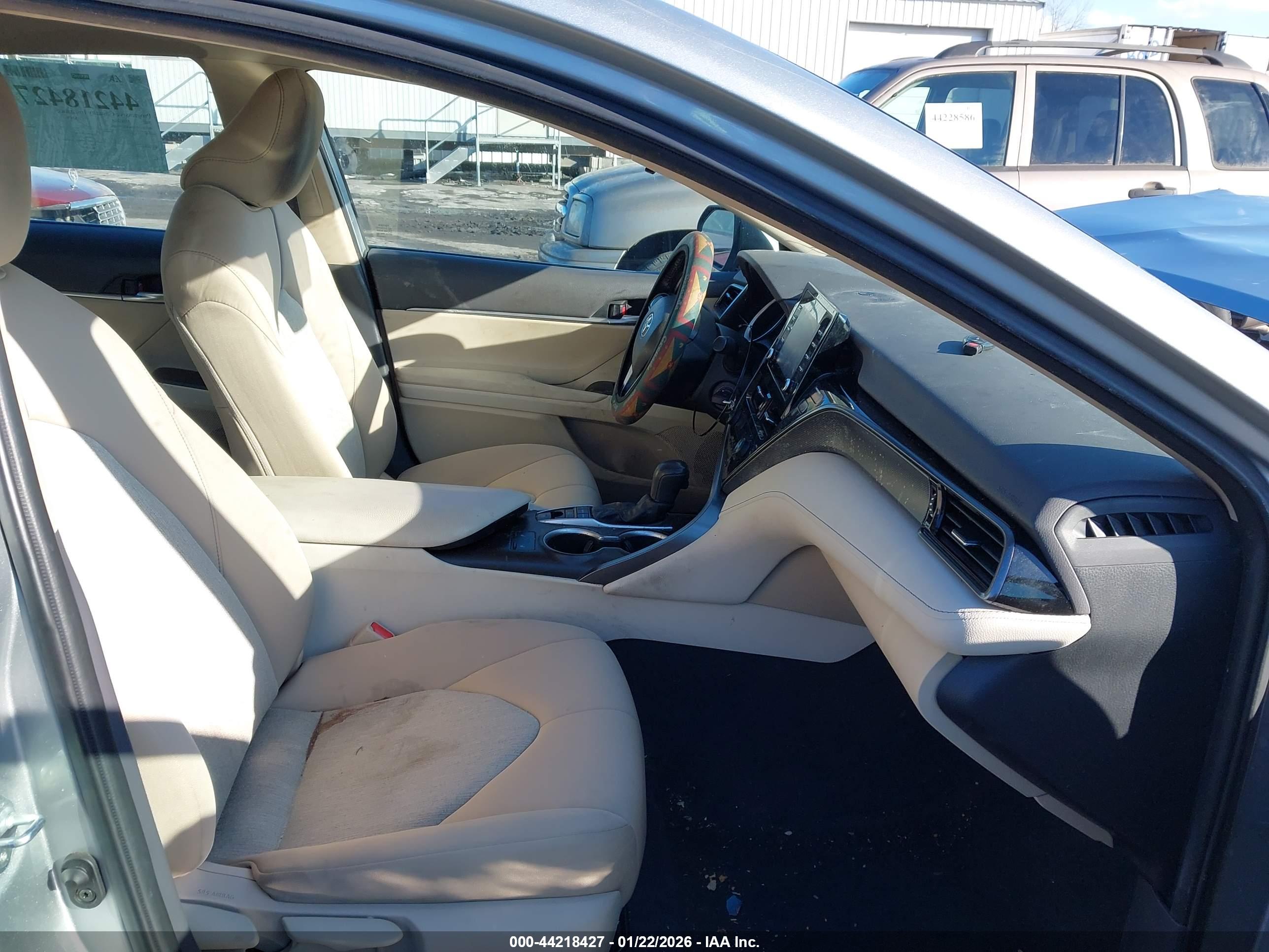 TOYOTA CAMRY image 5