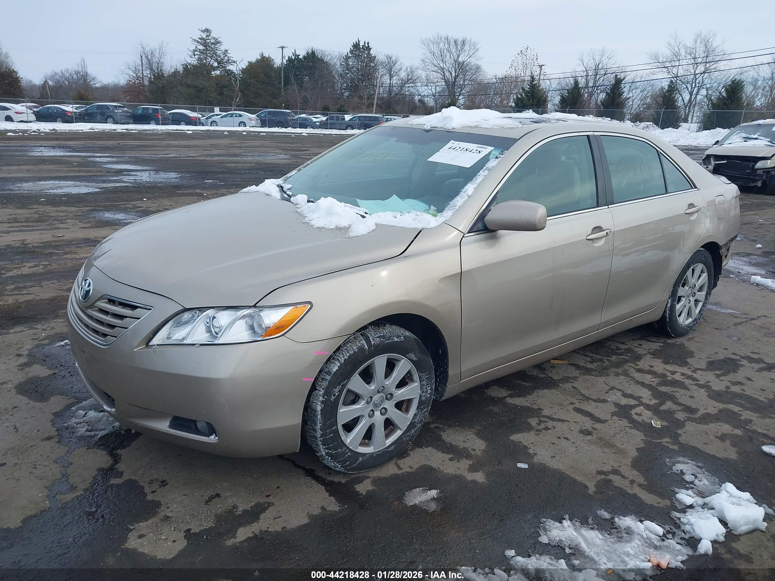 TOYOTA CAMRY image 2