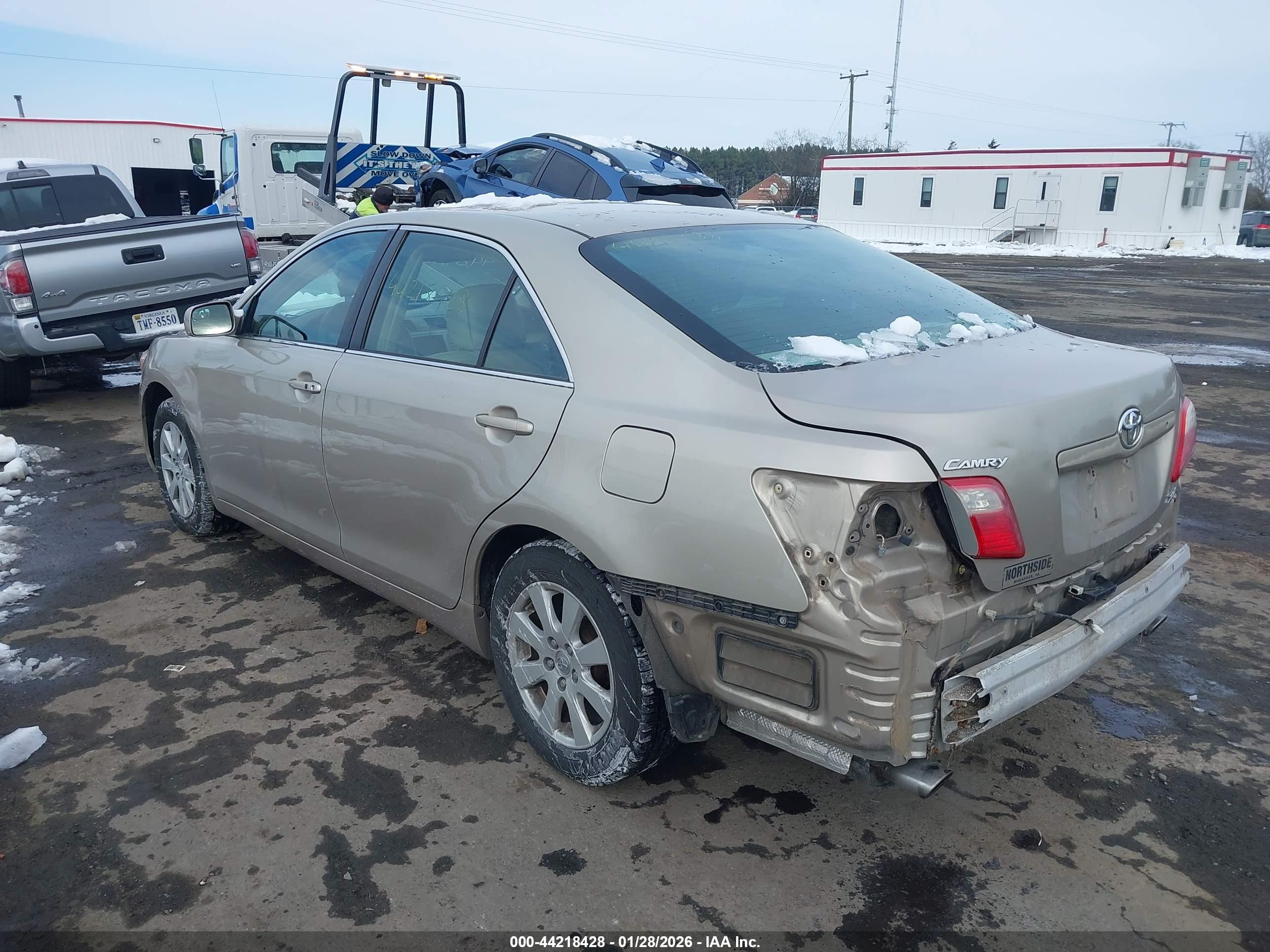 TOYOTA CAMRY image 3