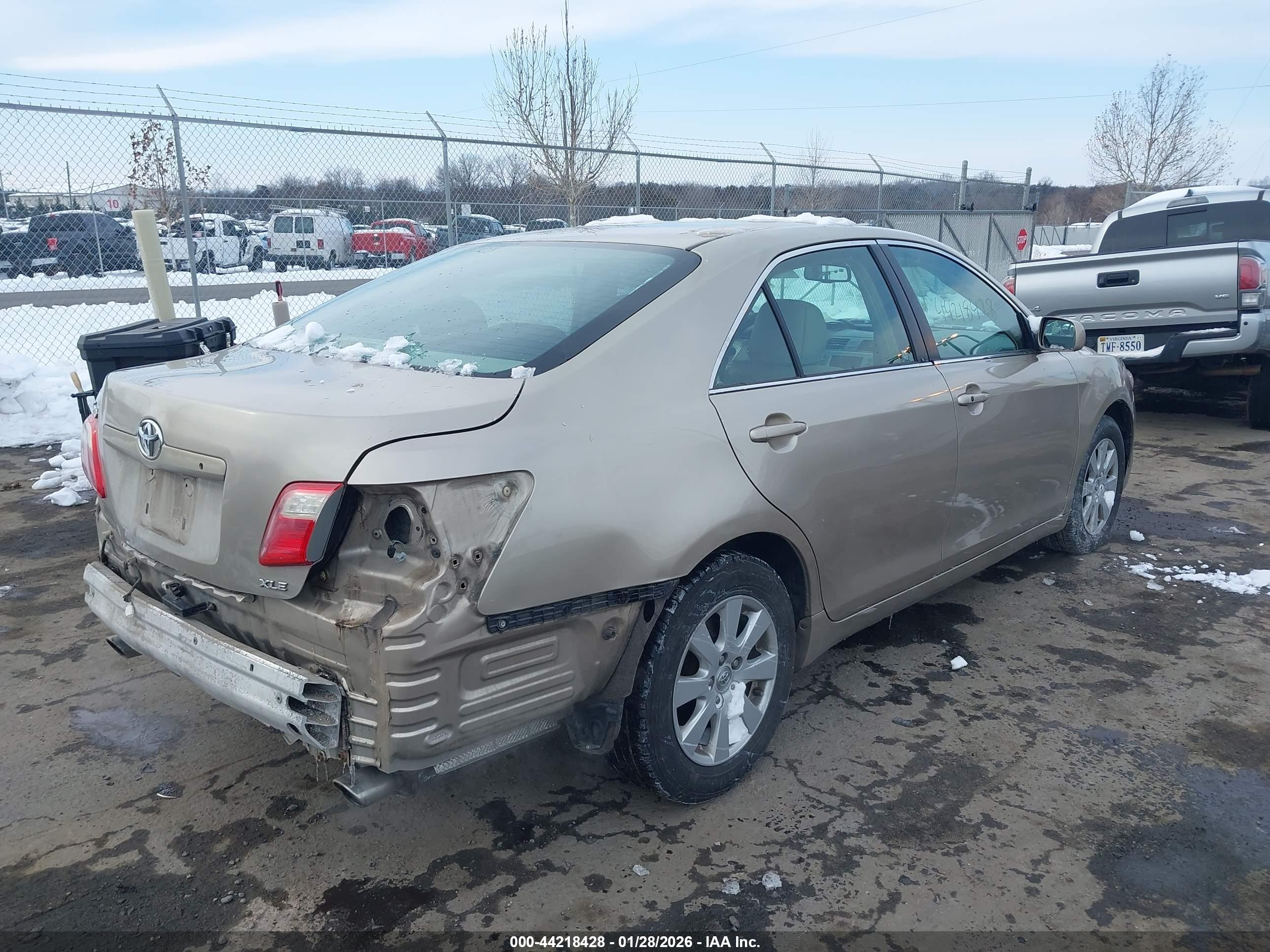 TOYOTA CAMRY image 4