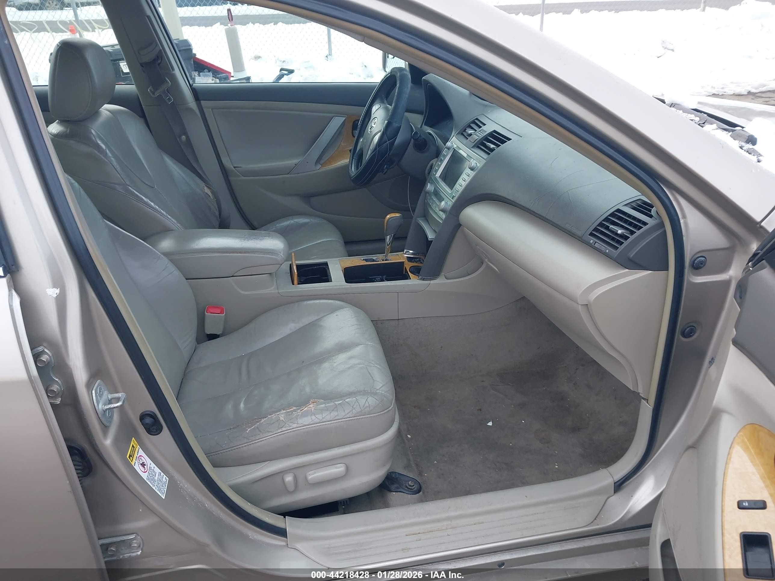 TOYOTA CAMRY image 5