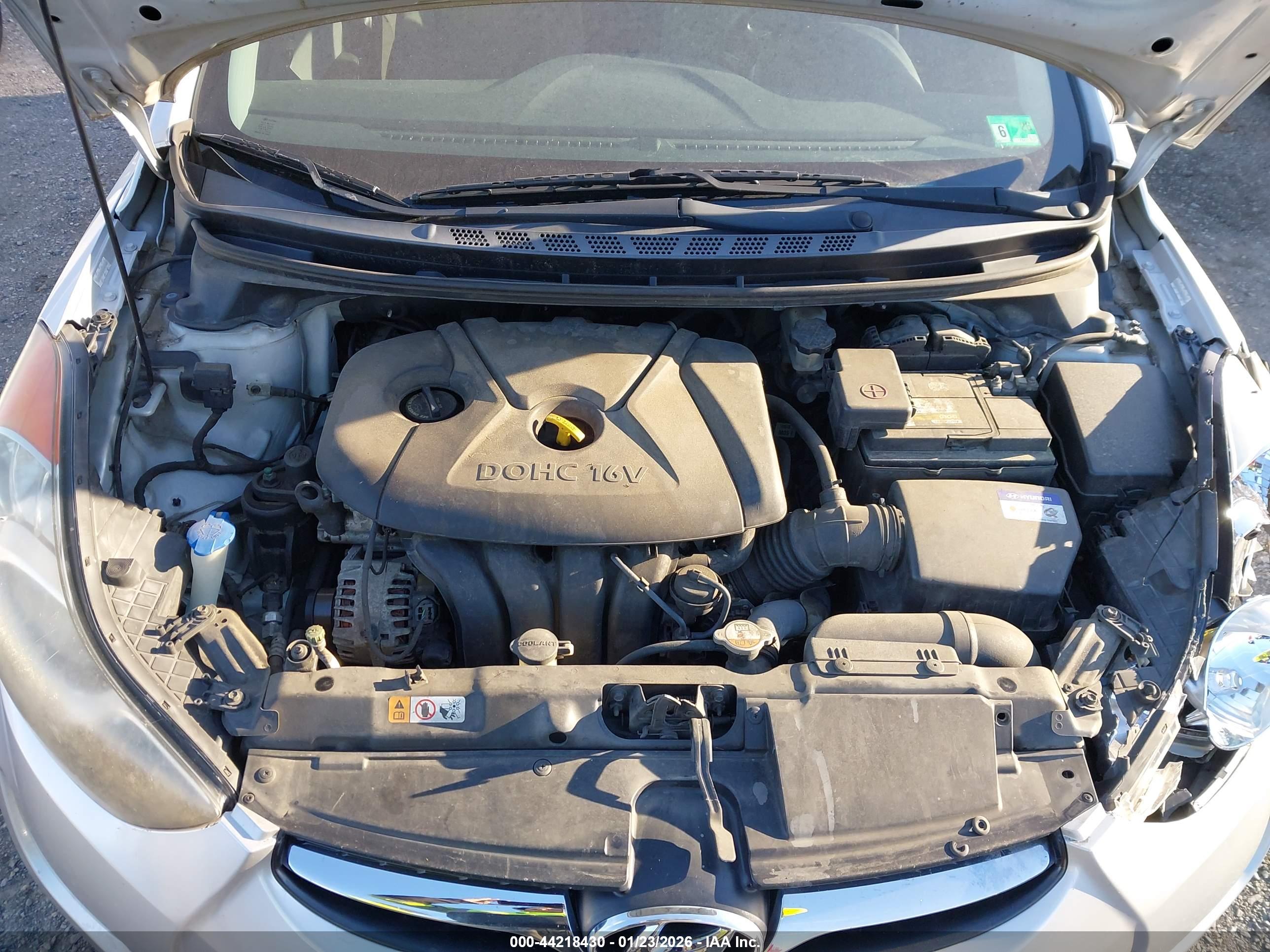 HYUNDAI ELANTRA image 10