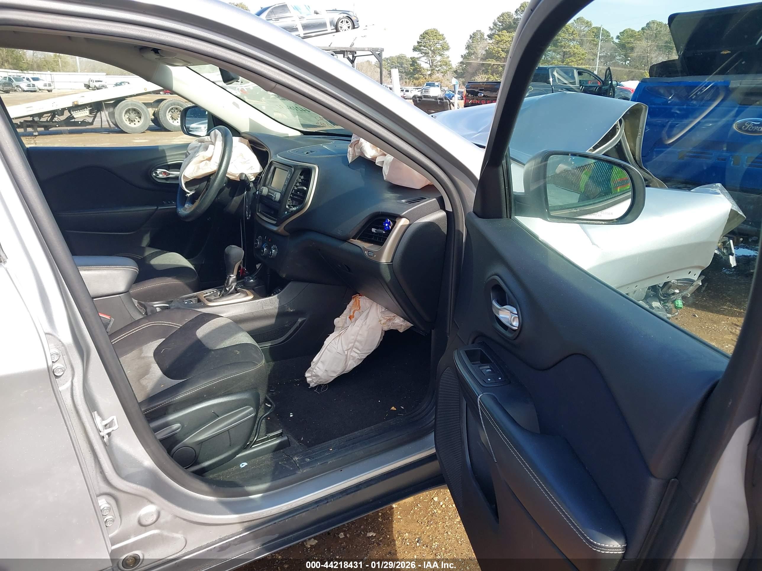 JEEP CHEROKEE image 5