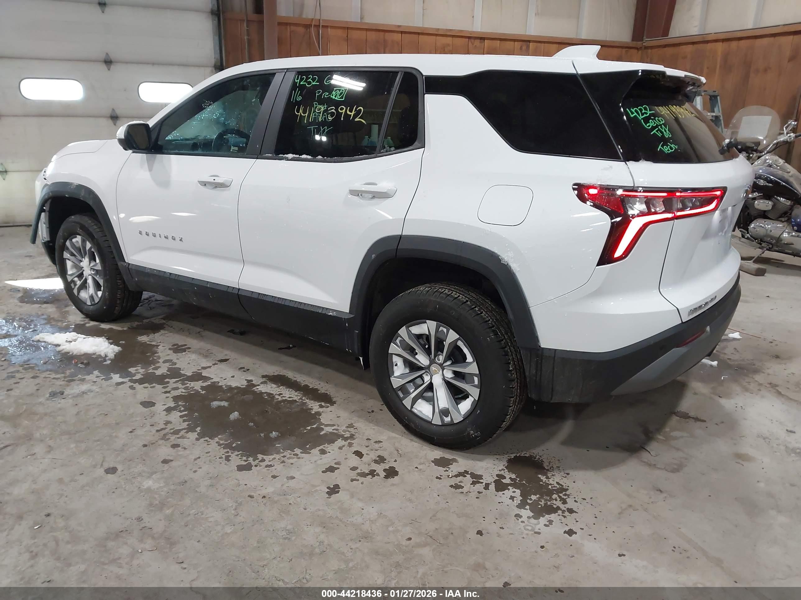 CHEVROLET EQUINOX image 3