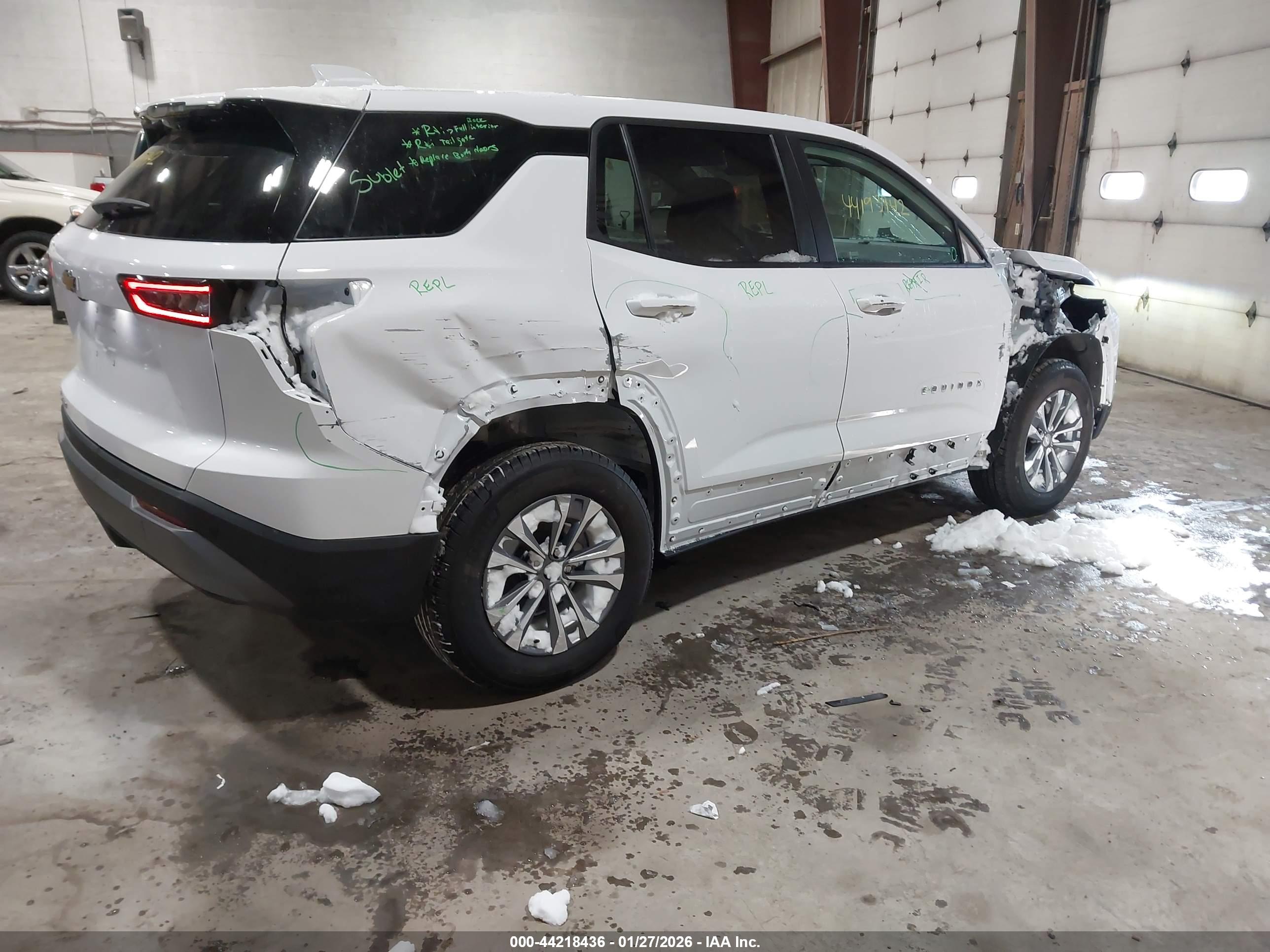 CHEVROLET EQUINOX image 4