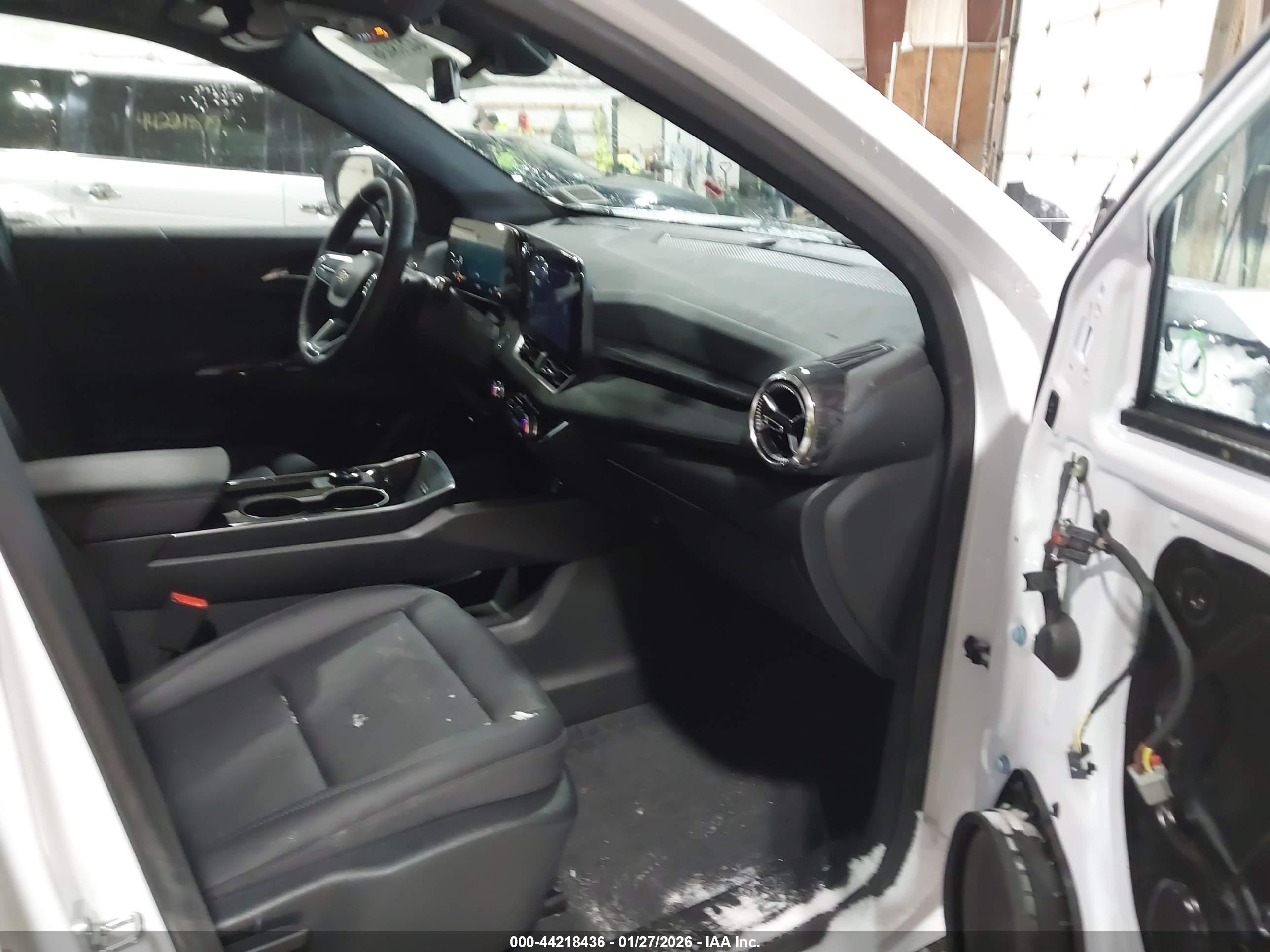 CHEVROLET EQUINOX image 5