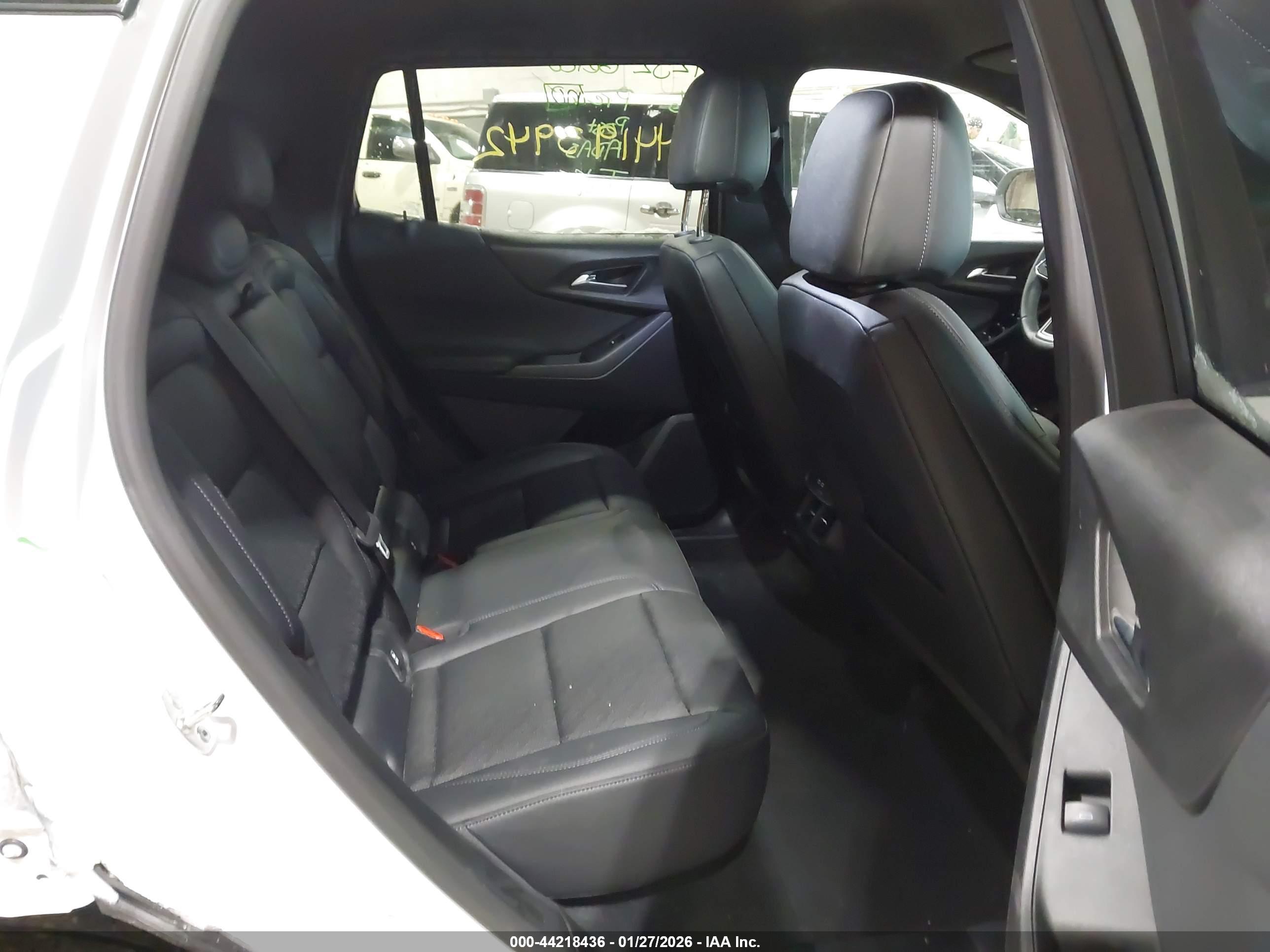 CHEVROLET EQUINOX image 8