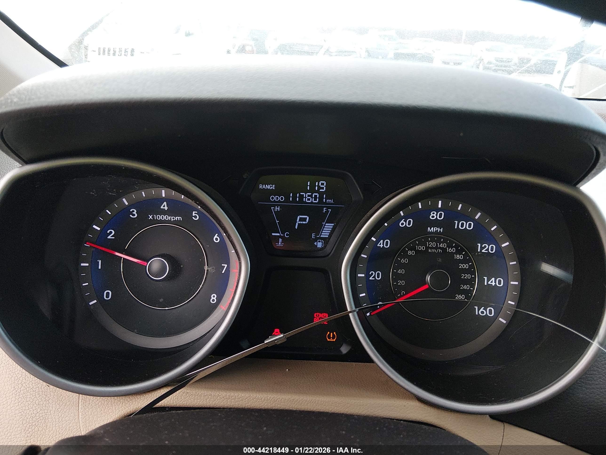 HYUNDAI ELANTRA image 7
