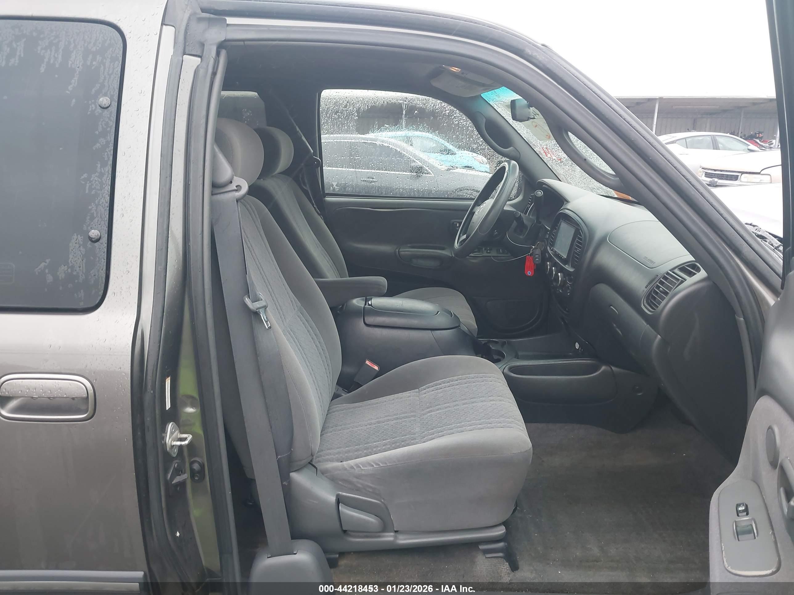 TOYOTA TUNDRA image 5