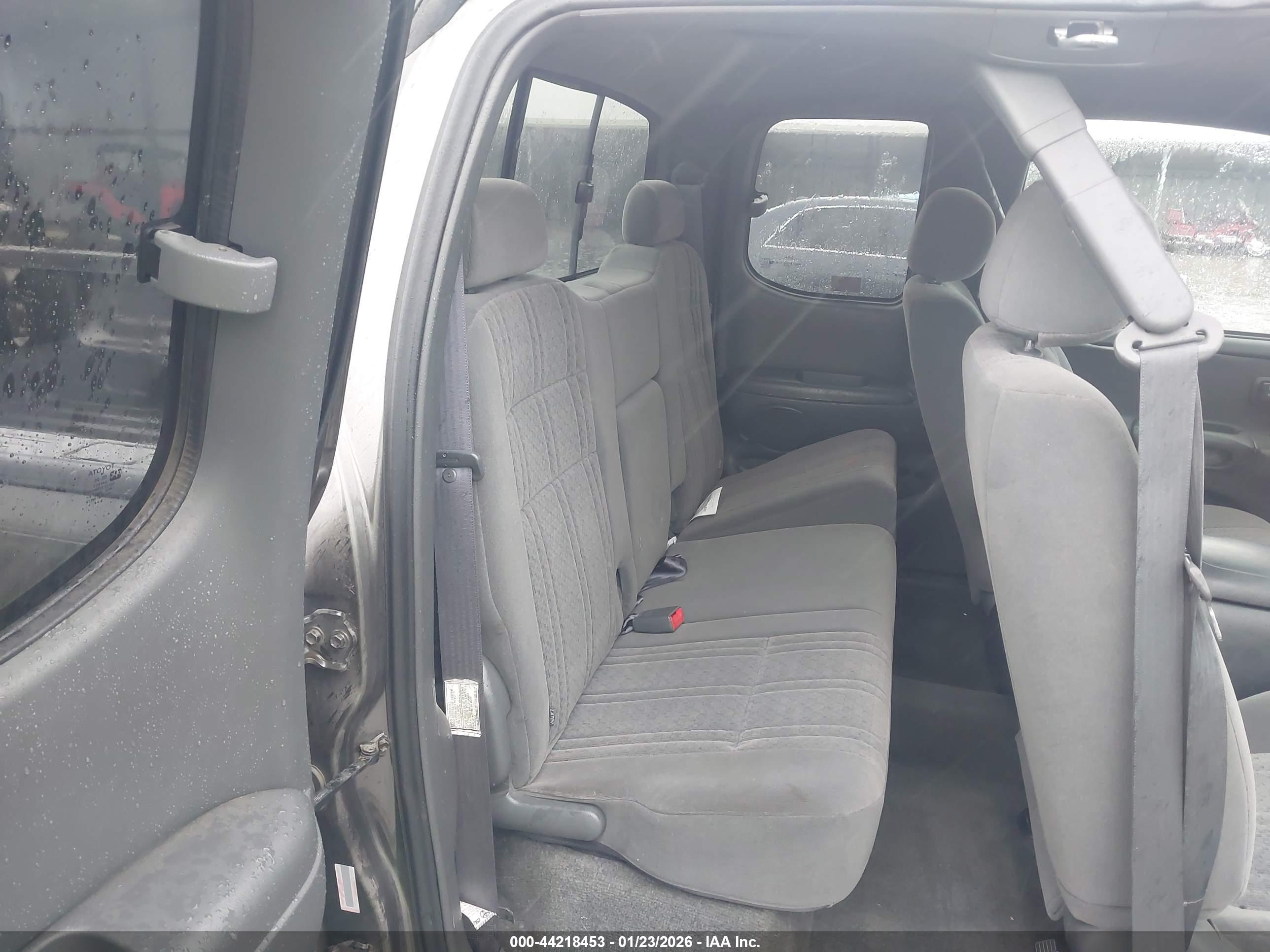TOYOTA TUNDRA image 8