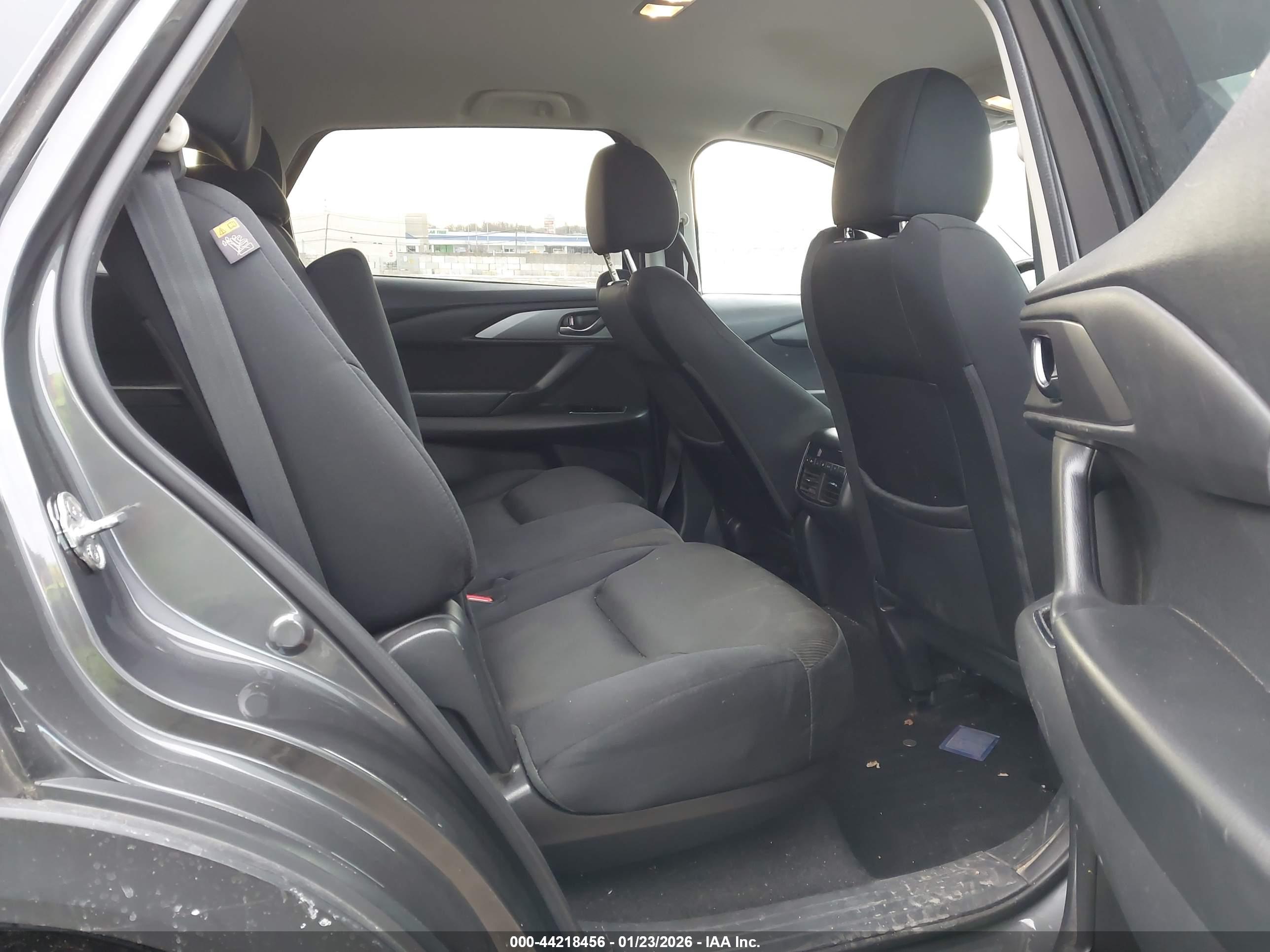 MAZDA CX-9 image 8