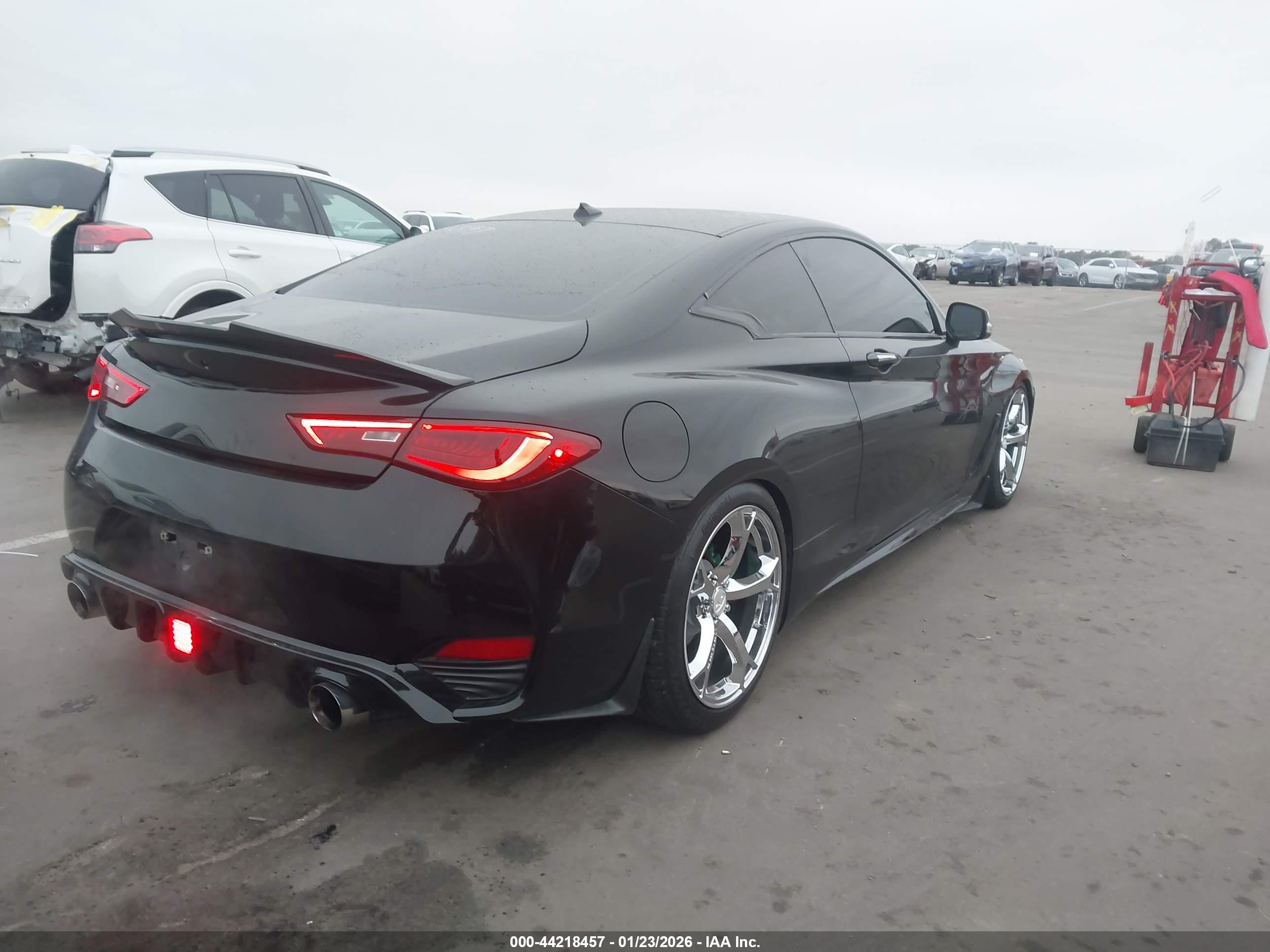 INFINITI Q60 image 4
