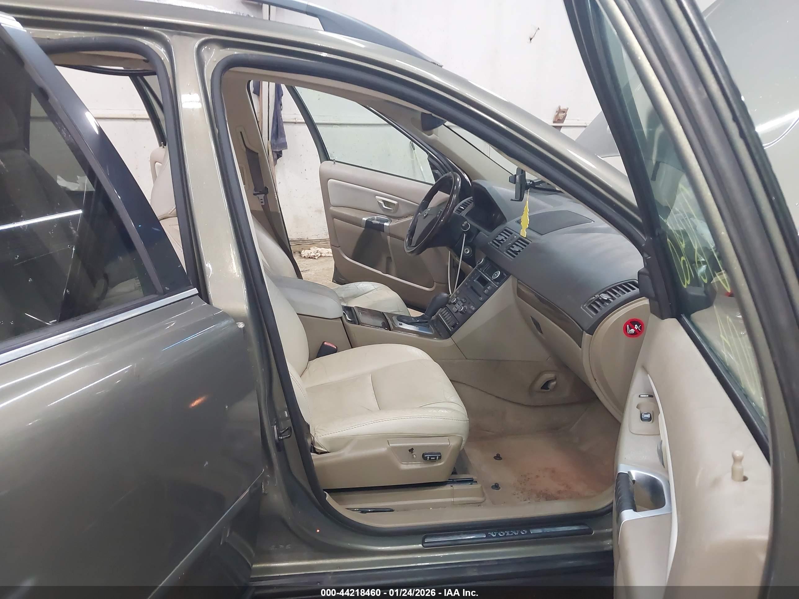 VOLVO XC90 image 5