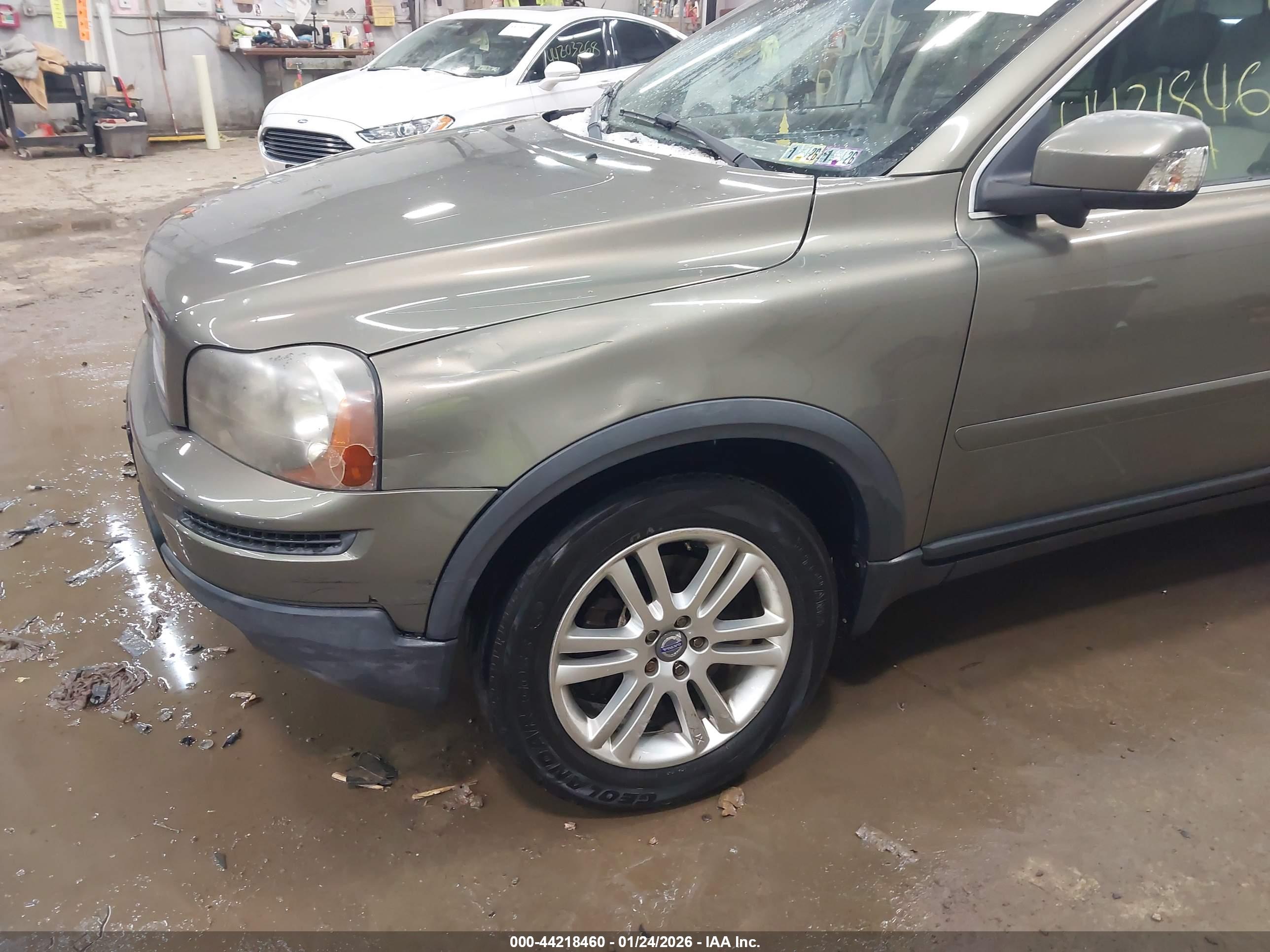 VOLVO XC90 image 6