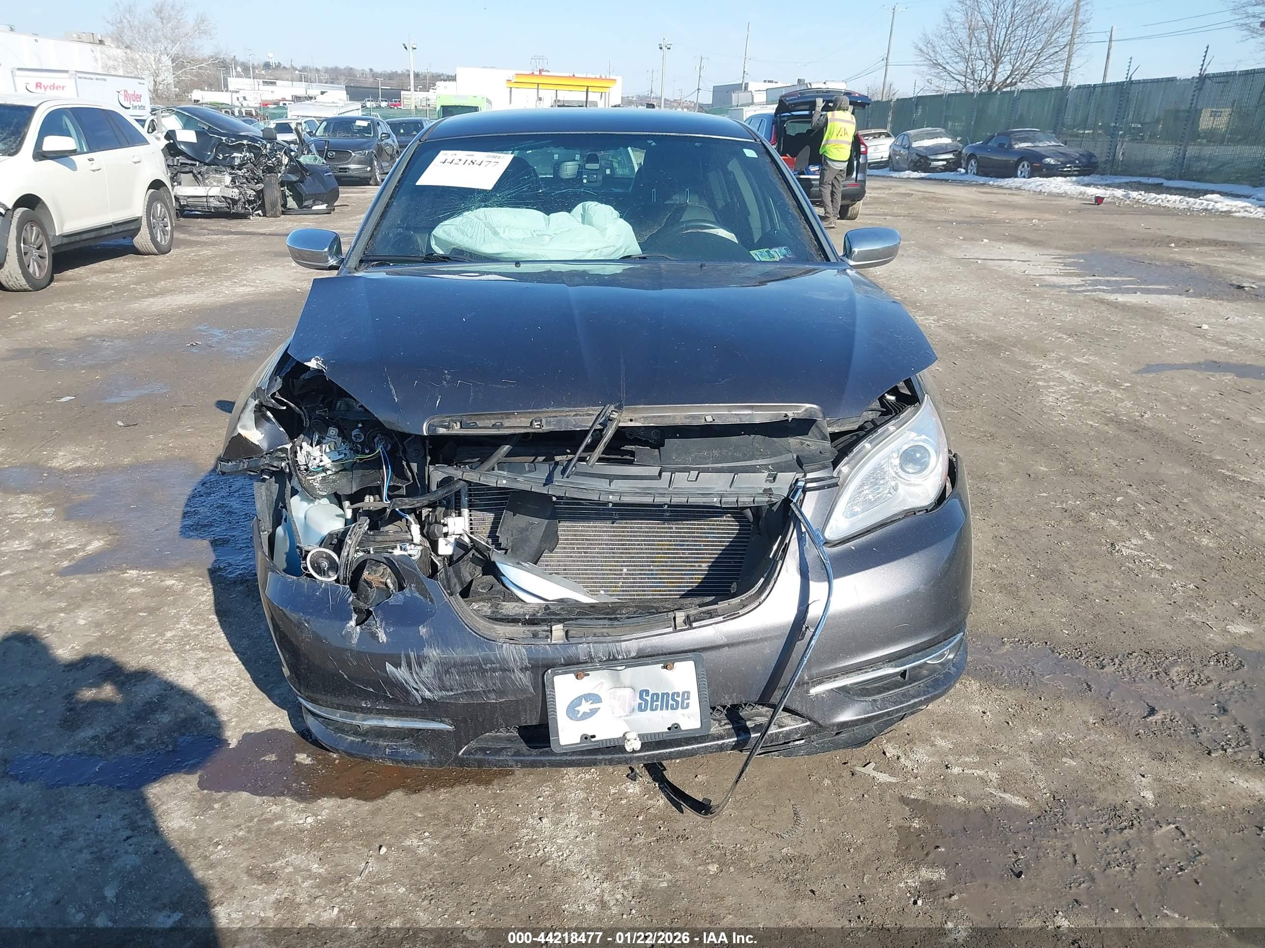 CHRYSLER 200 image 6